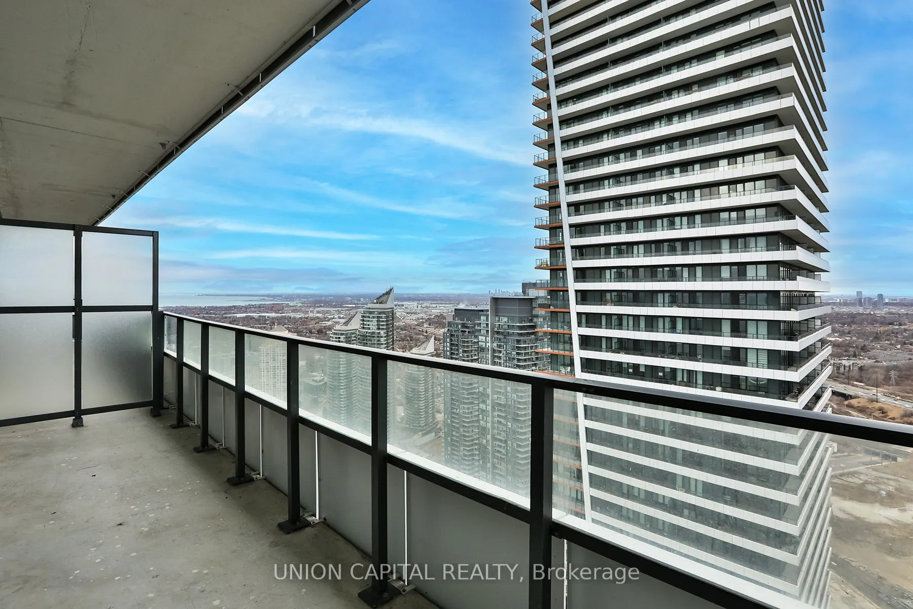 20 Shore Breeze Drive #LPH02B