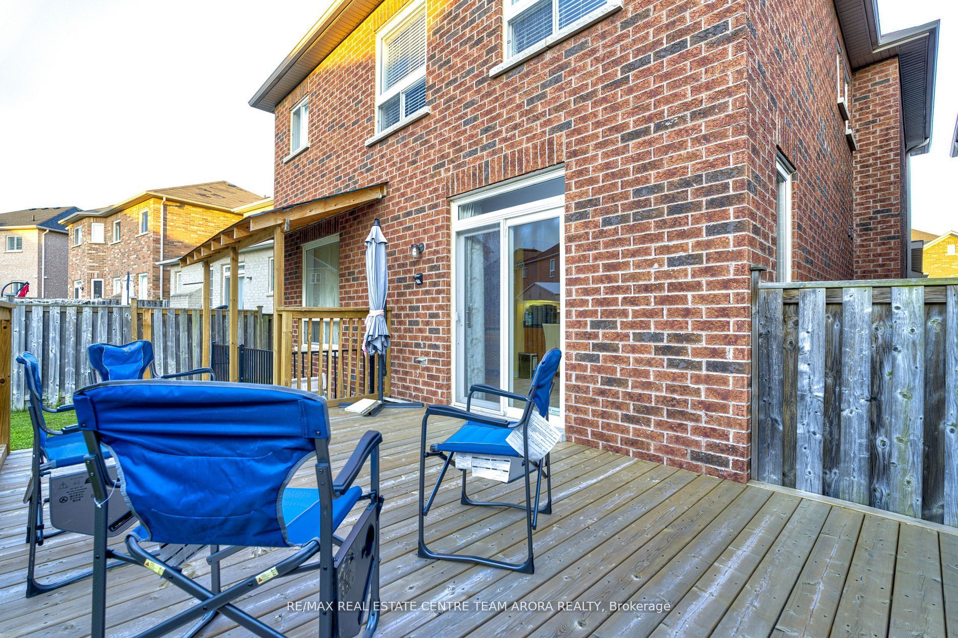 10 Pergola Way