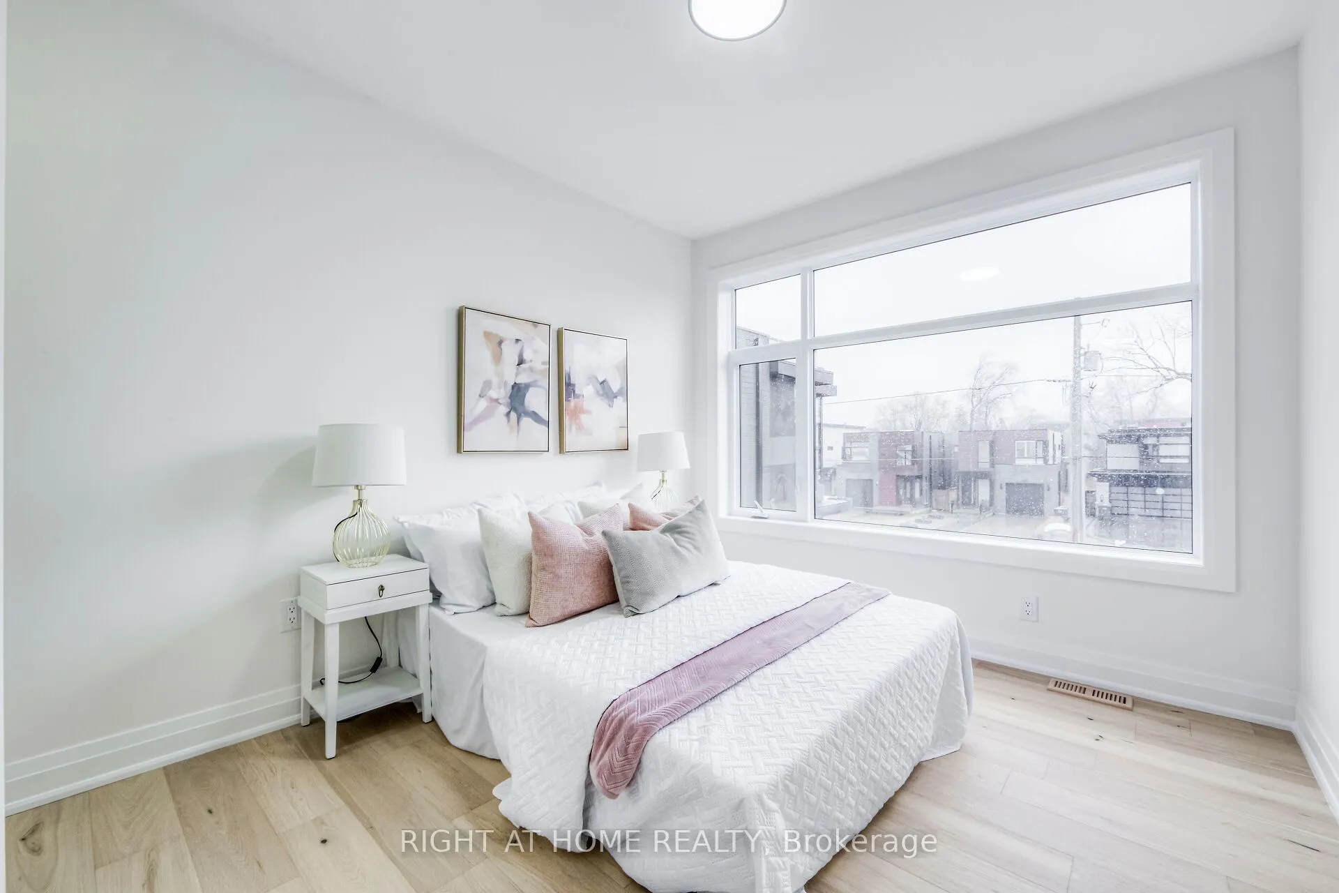 768 Montbeck Crescent