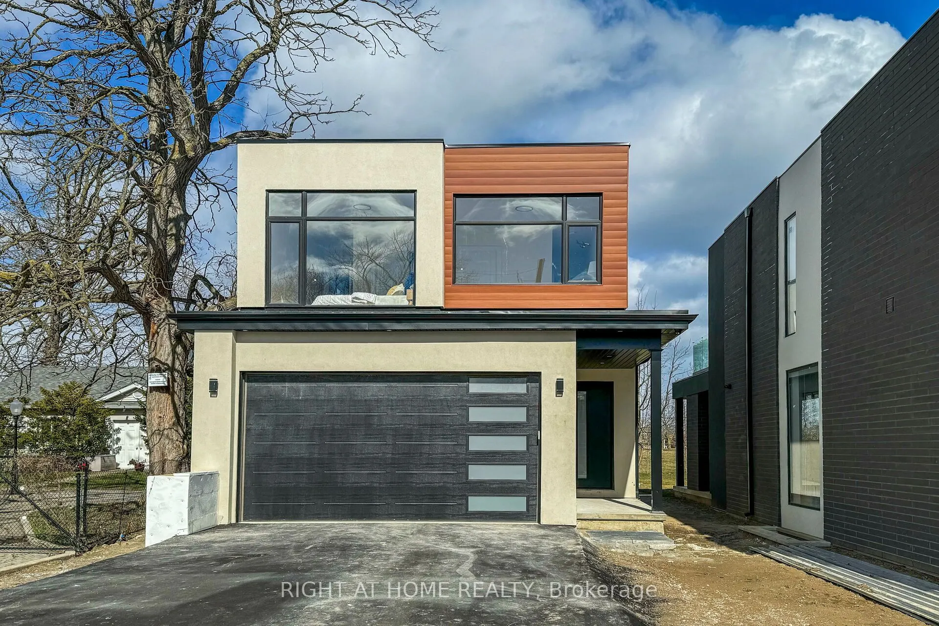 768 Montbeck Crescent