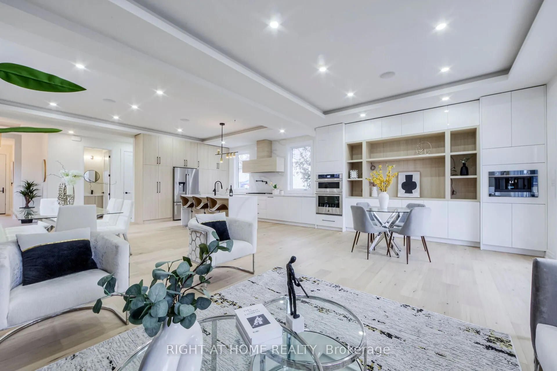 768 Montbeck Crescent