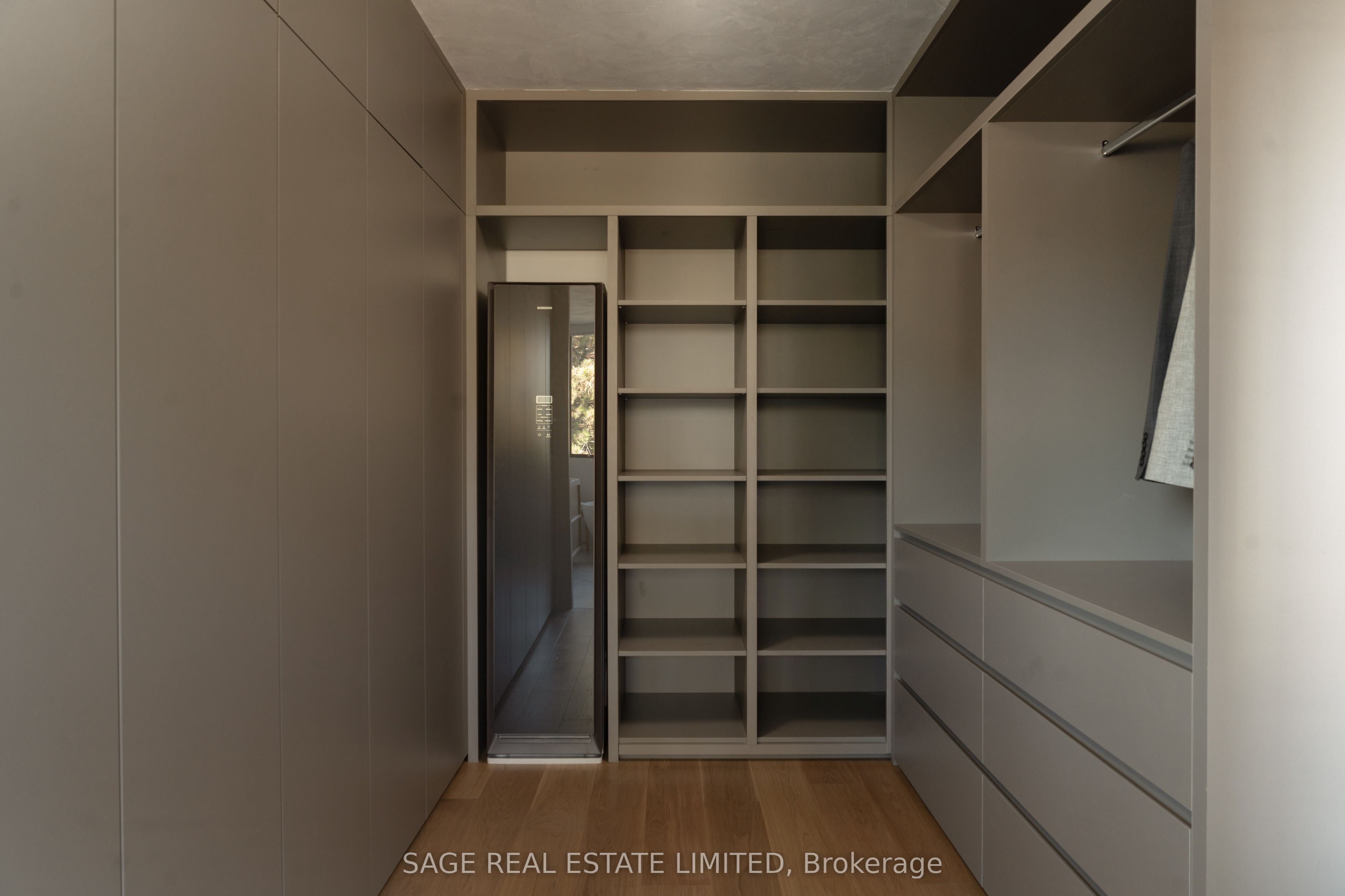 38 Ravensbourne Crescent