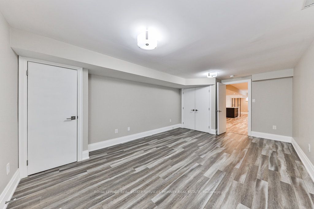 2068 Mississauga Road
