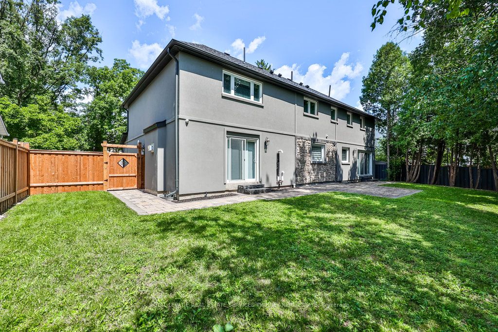 2068 Mississauga Road