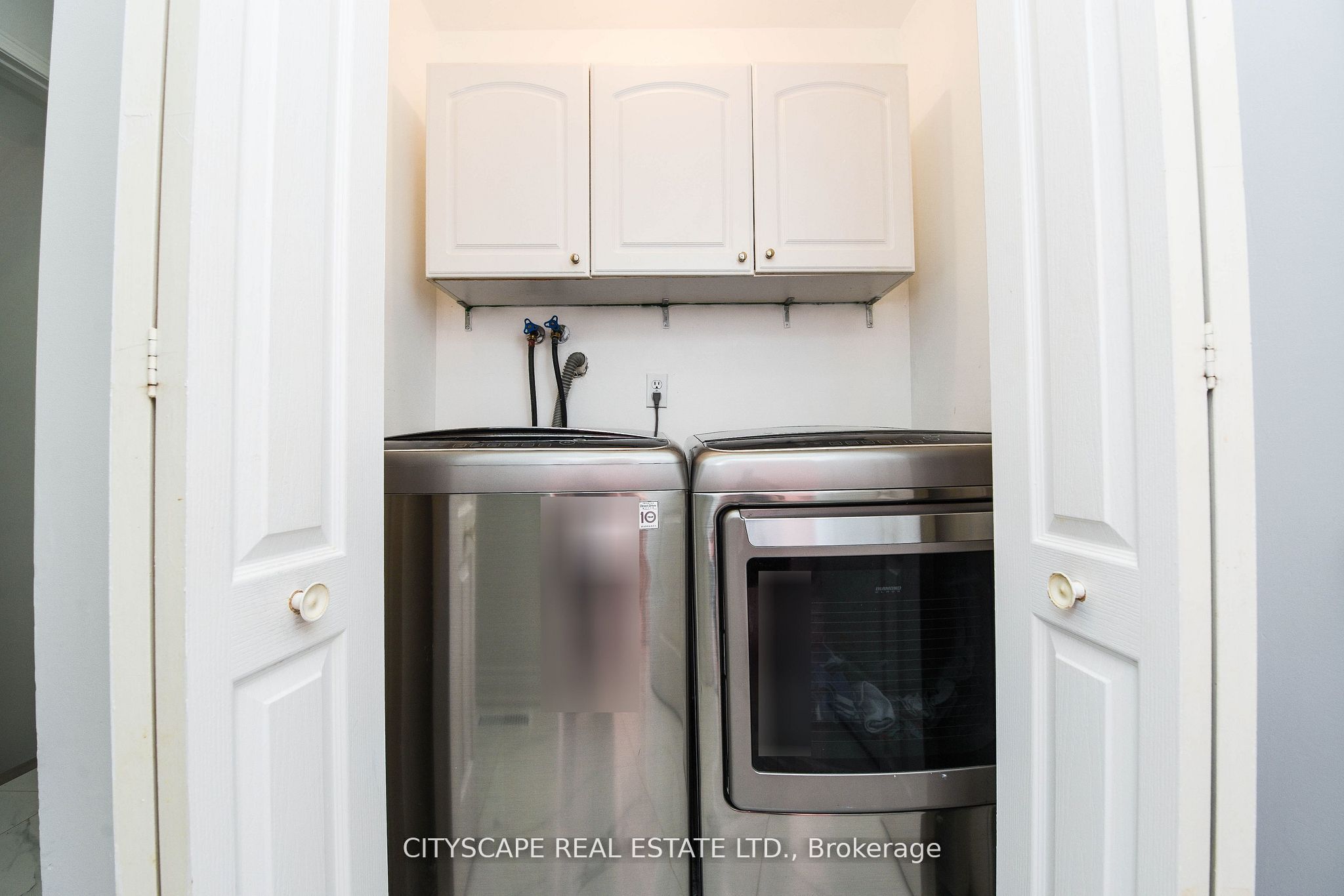 6037 Clover Ridge Crescent