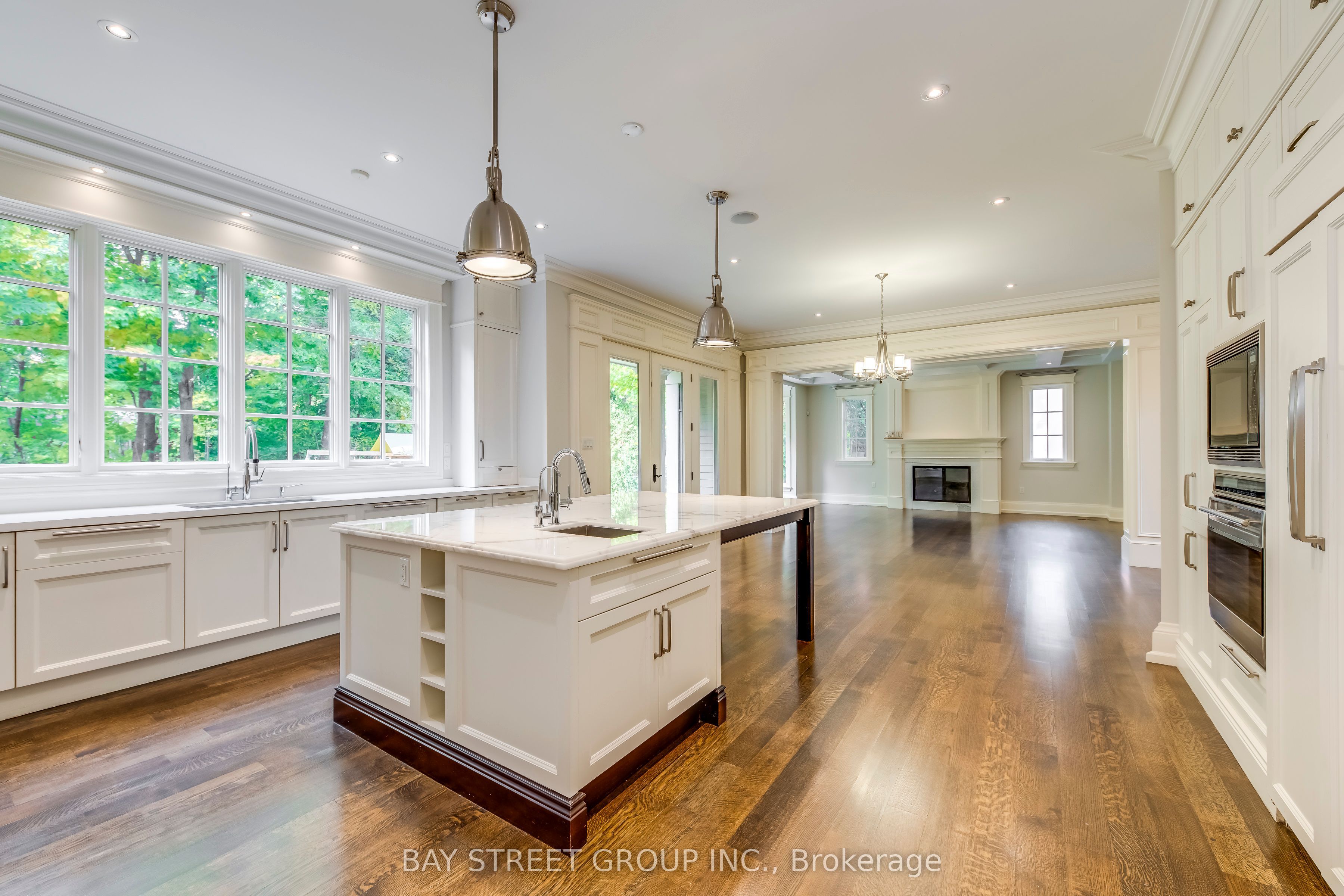 1031 Lakeshore Road W