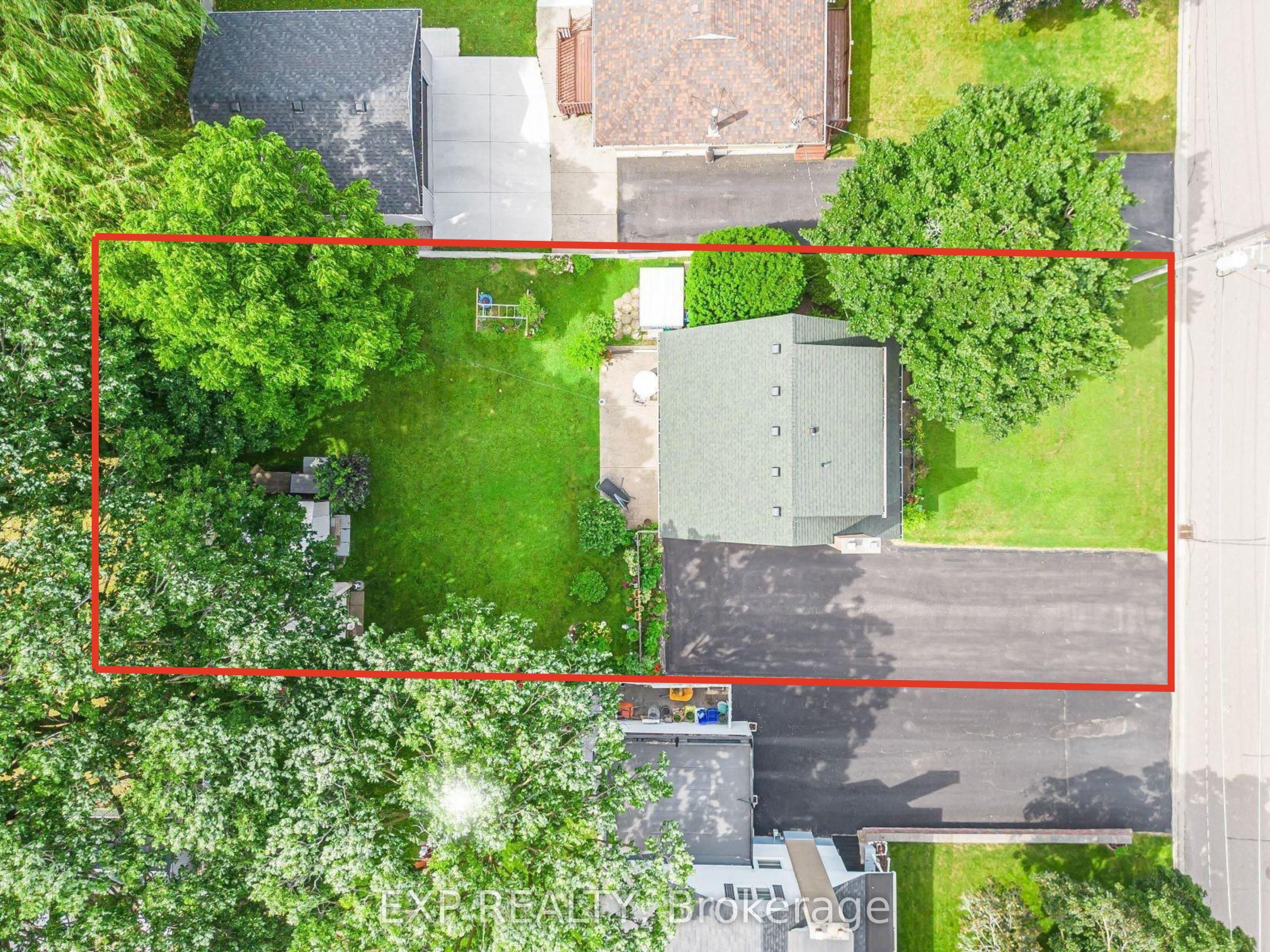 215 Elmwood Crescent