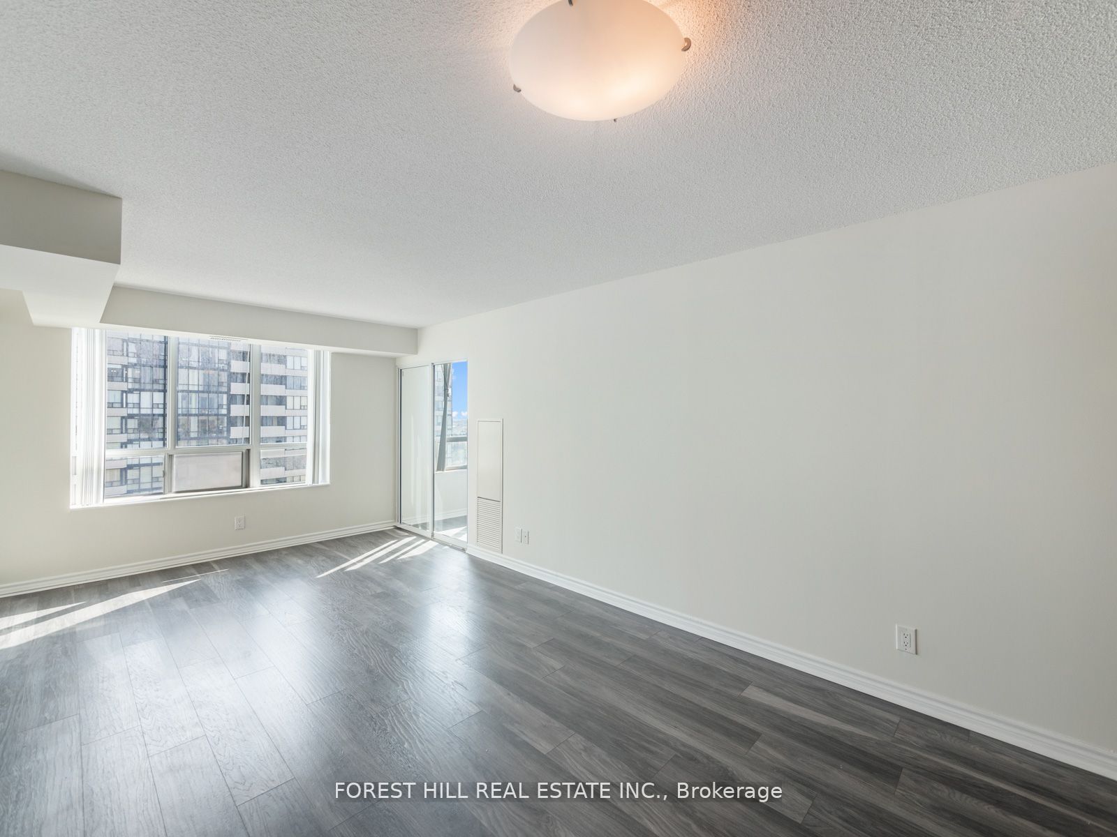 335 Rathburn Road W #1510