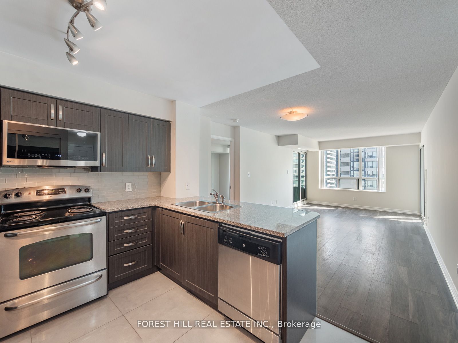 335 Rathburn Road W #1510