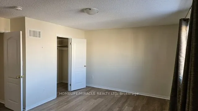6 Coachlight Crescent