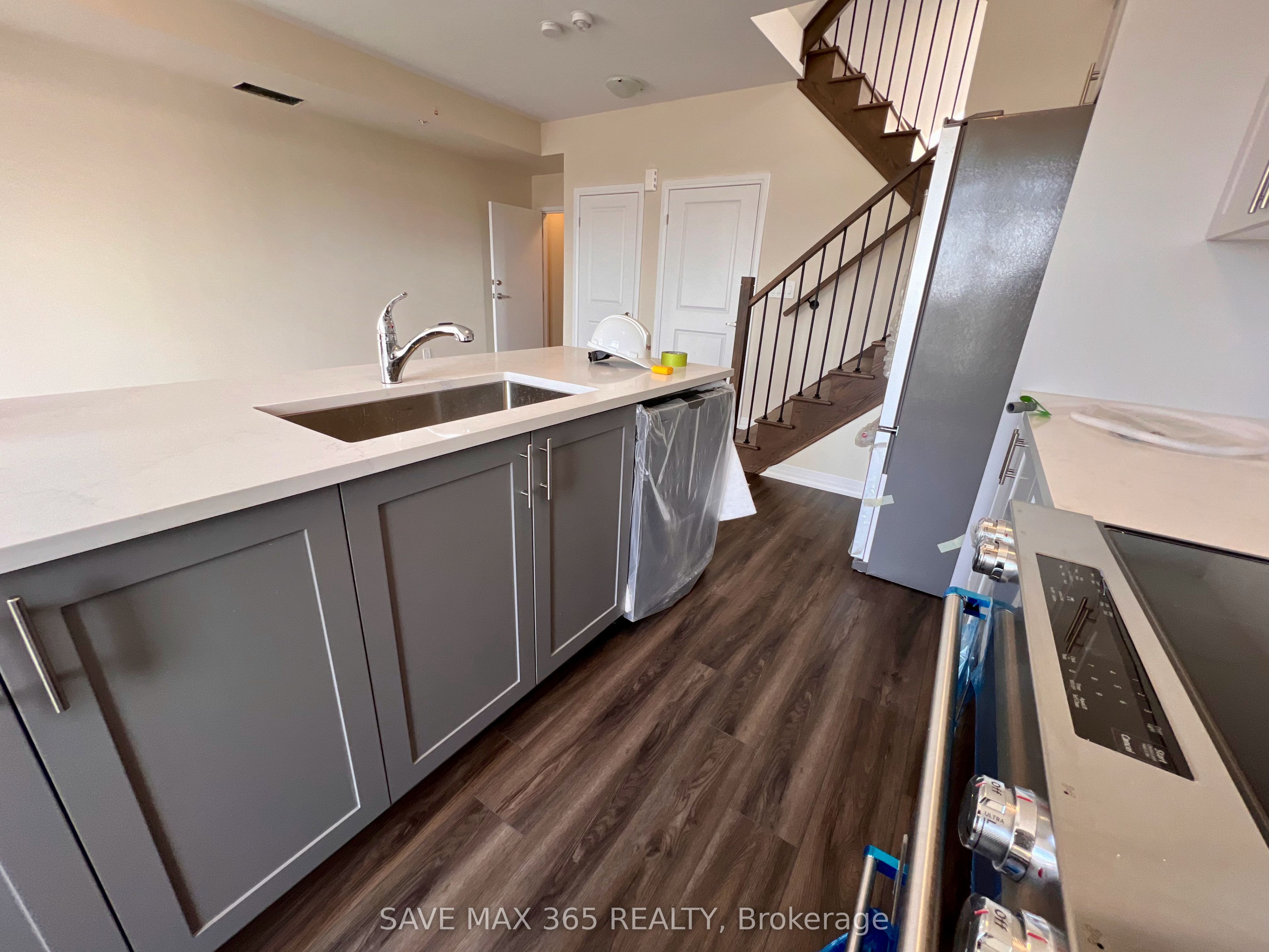 1565 Rose Way, #103