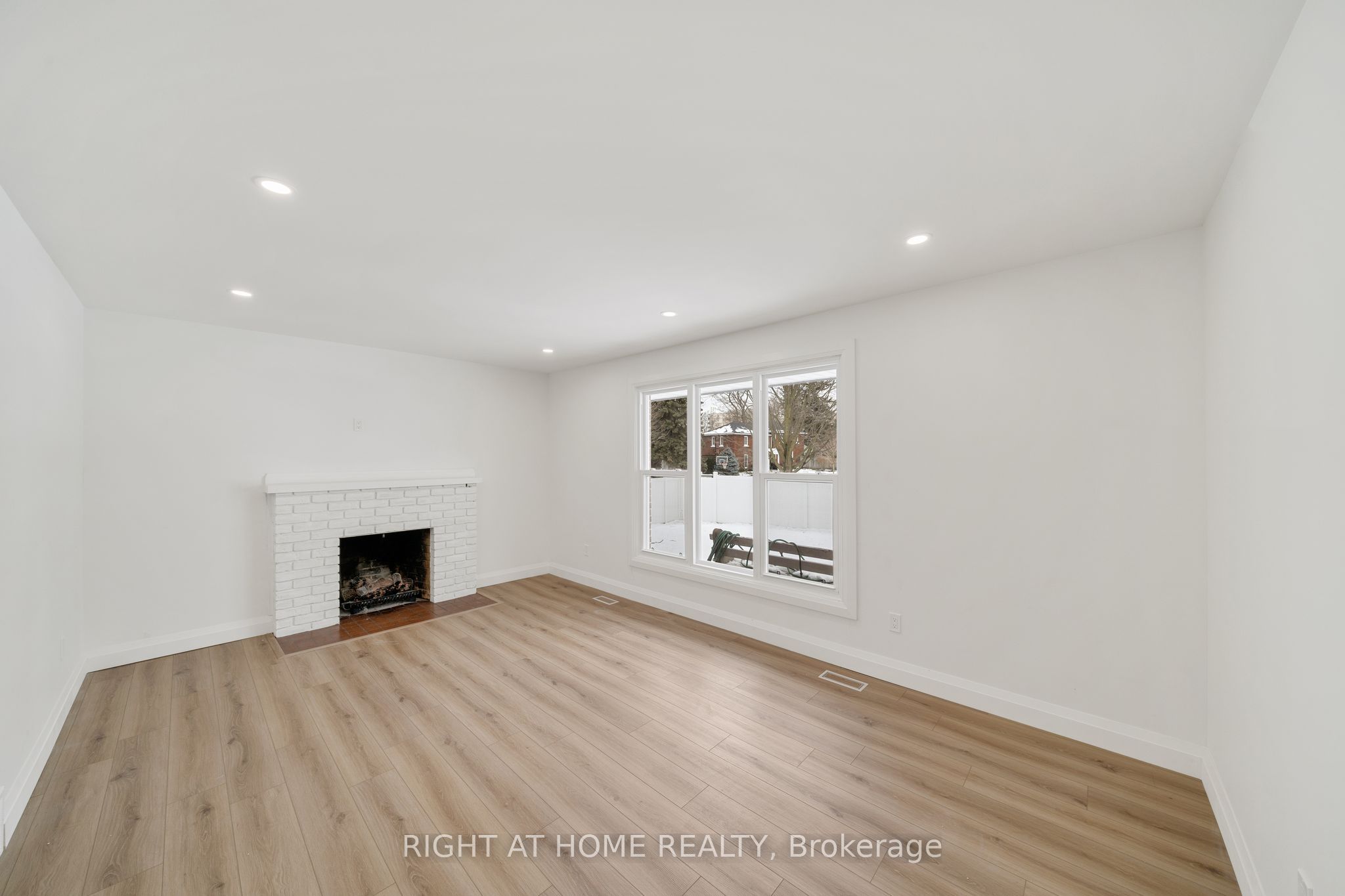 192 Waldoncroft Crescent