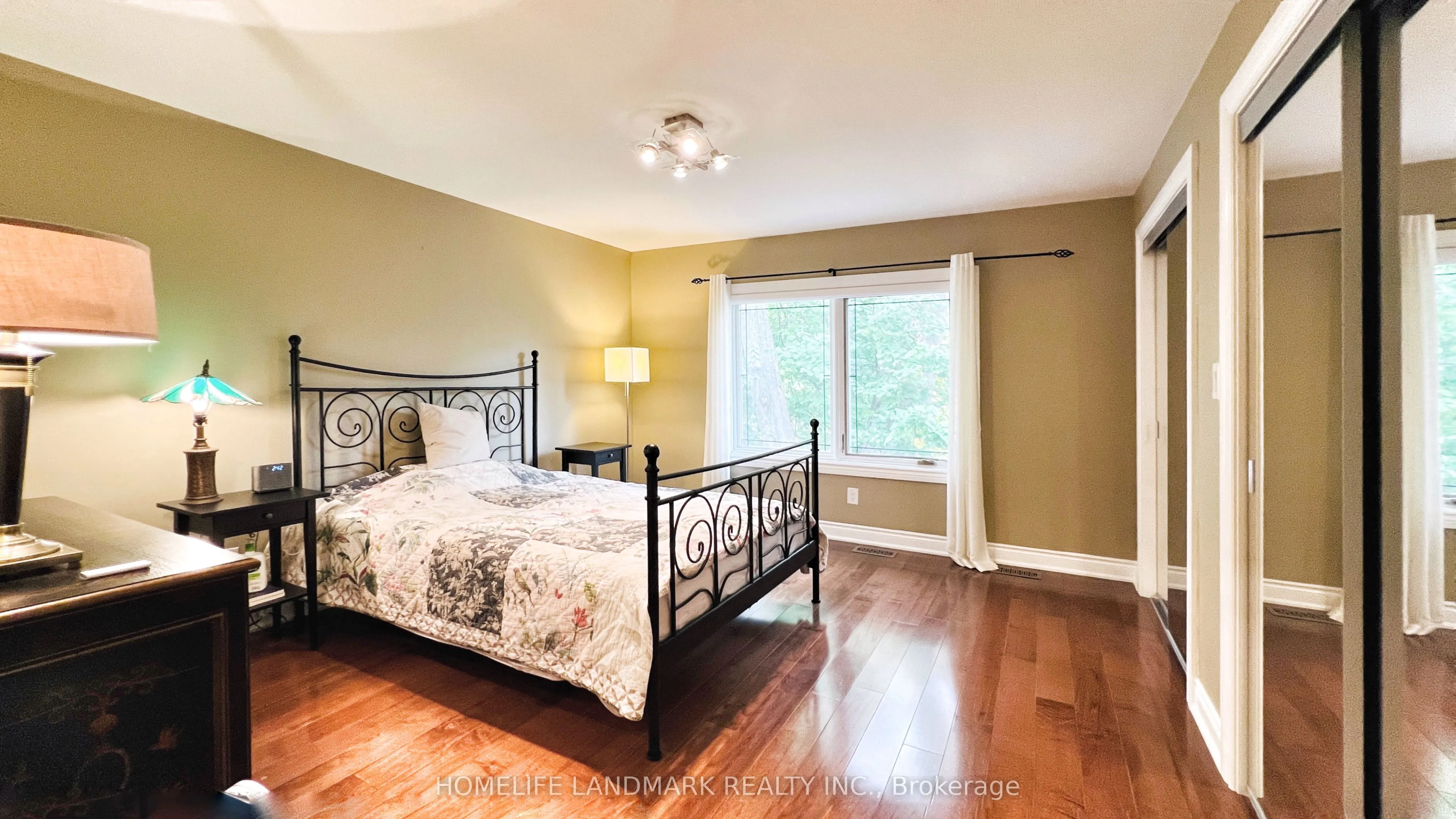 2333 Bennington Gate
