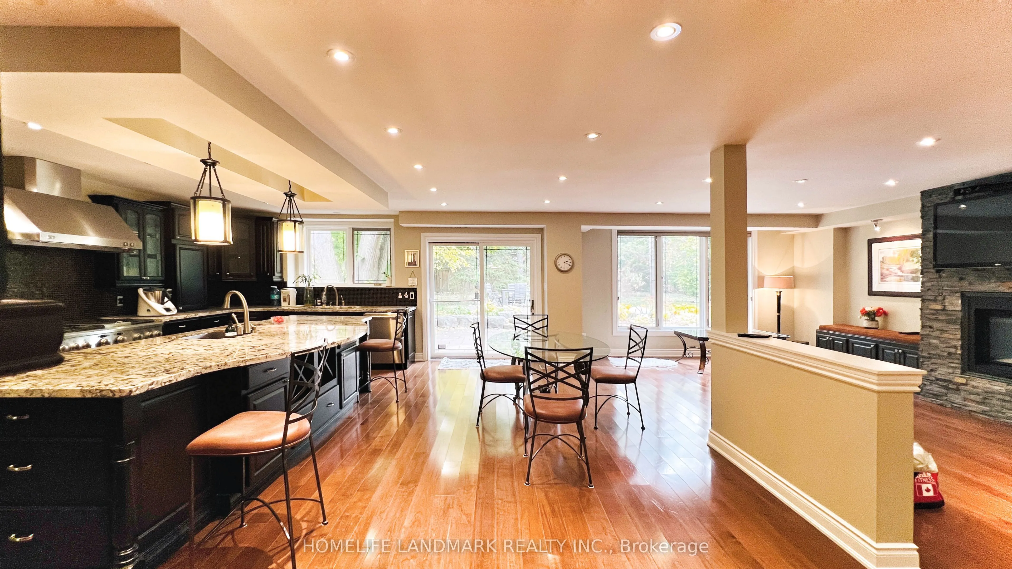 2333 Bennington Gate