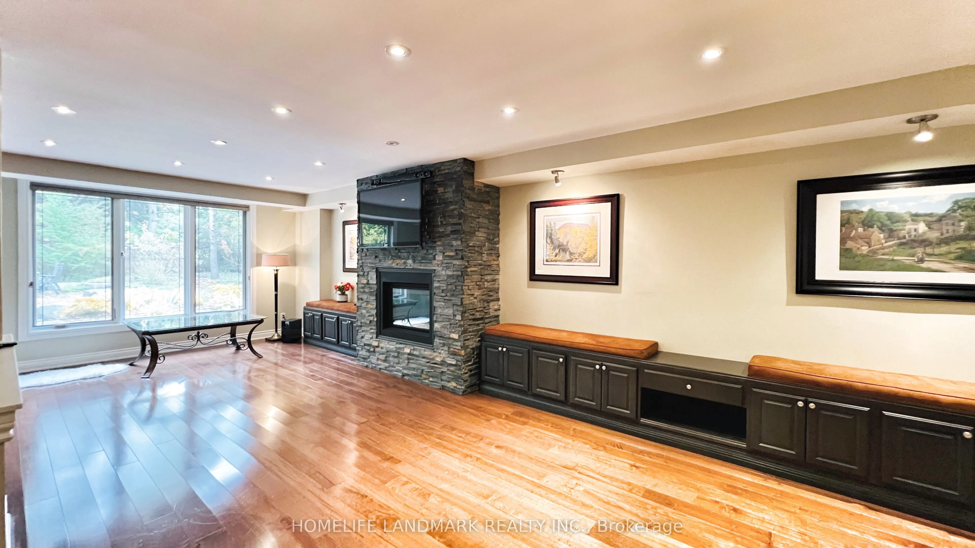 2333 Bennington Gate