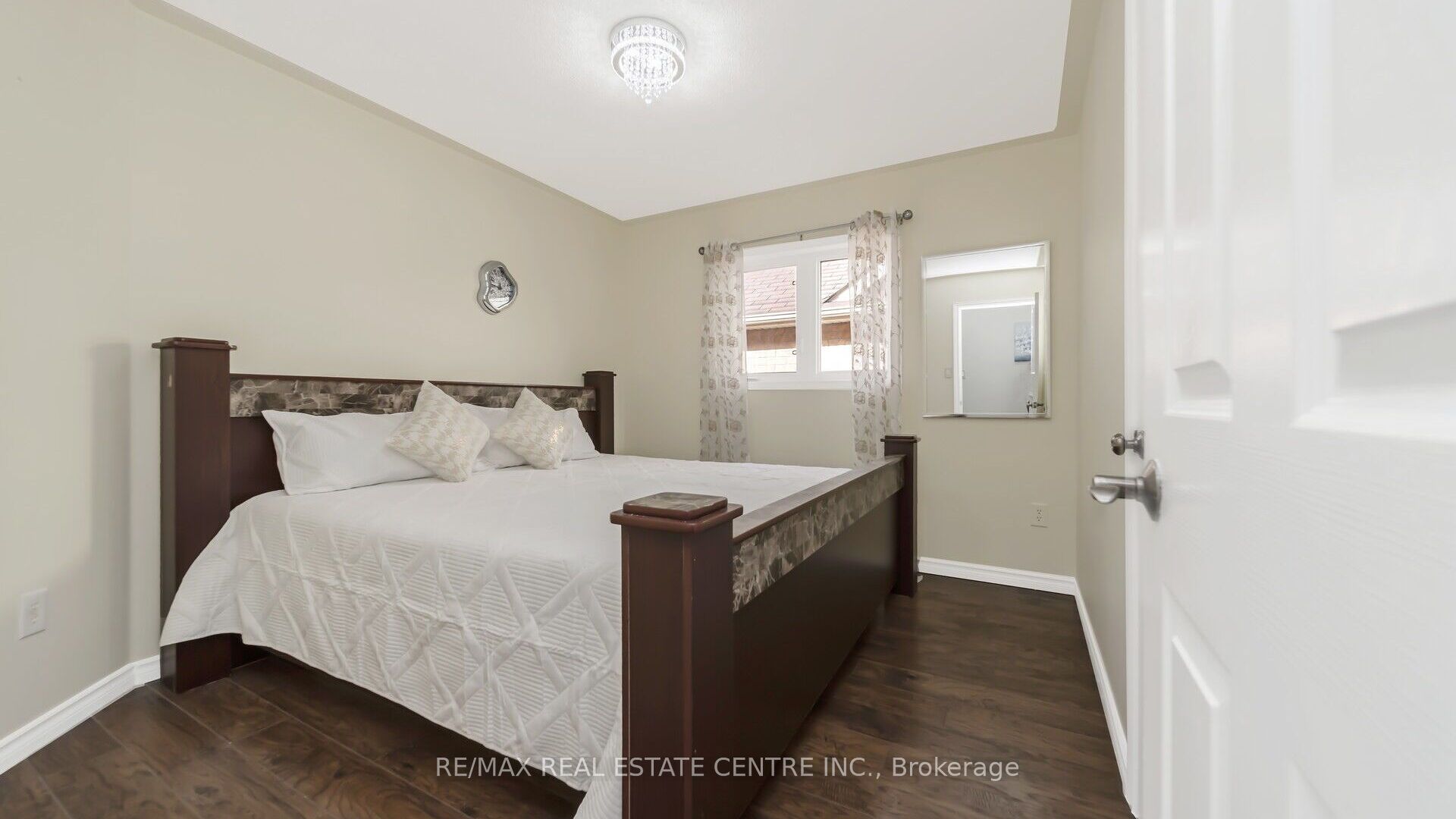 4 Chetholme Place
