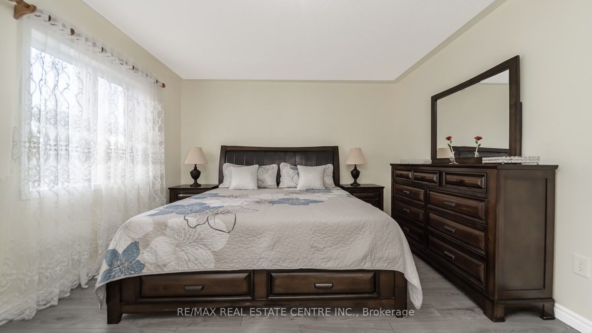 4 Chetholme Place