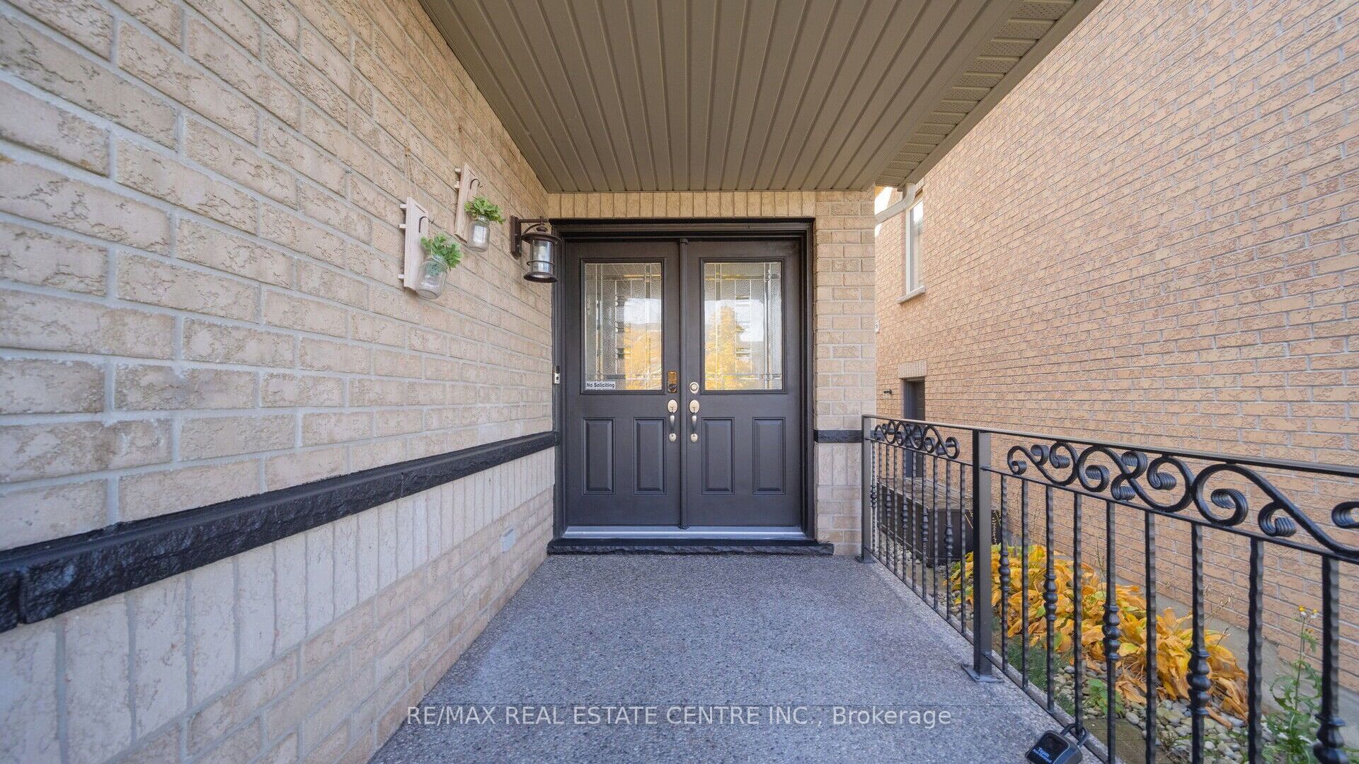 4 Chetholme Place