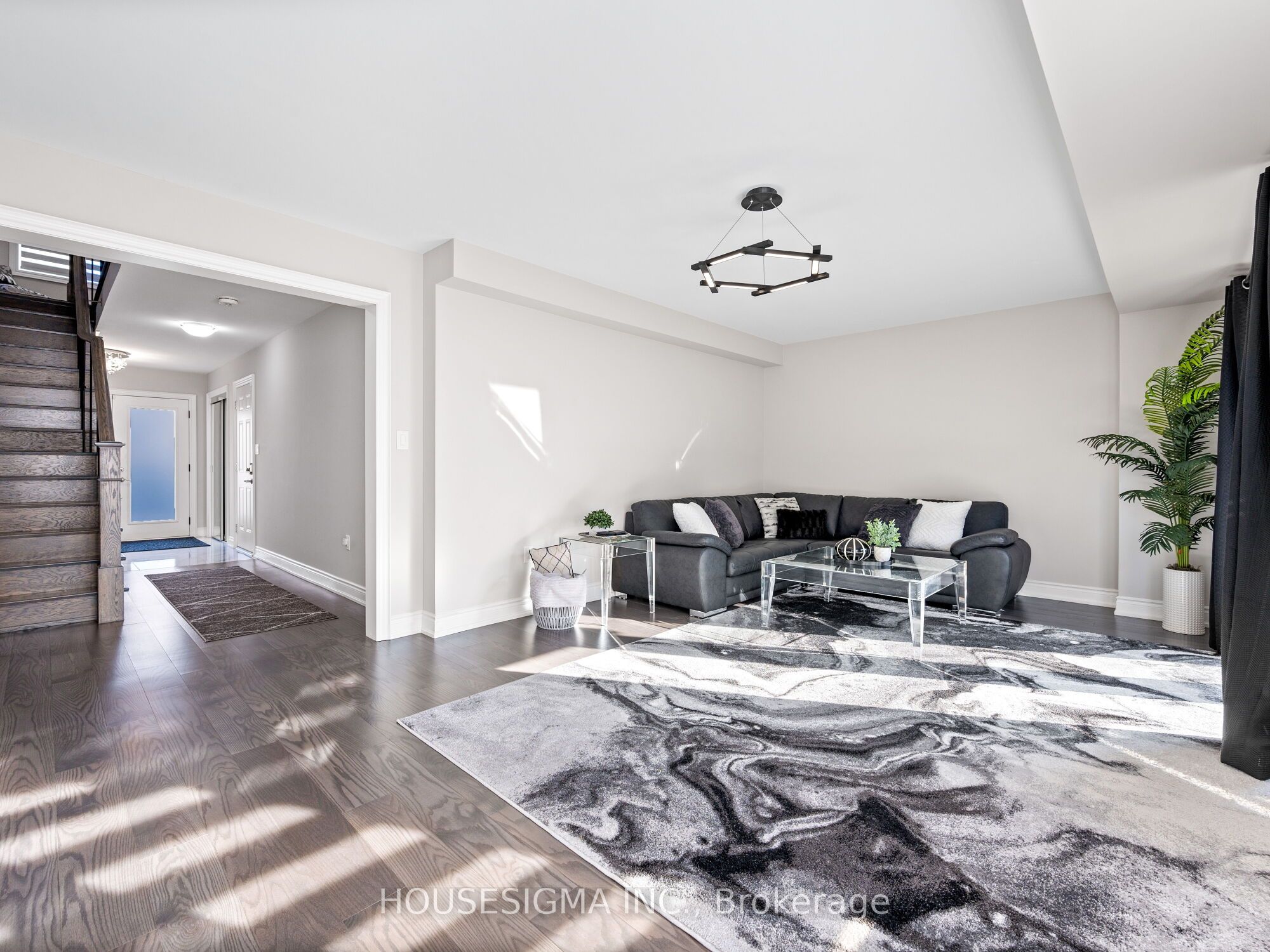 33 Vaudeville Drive