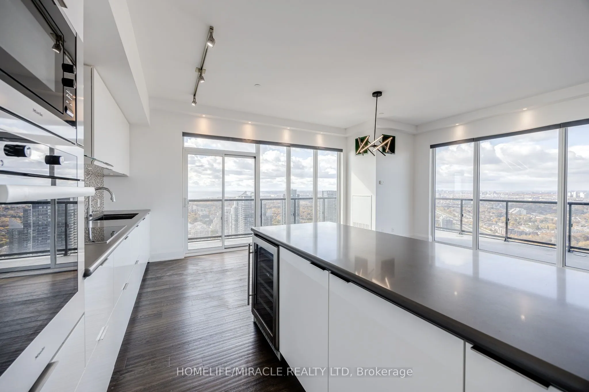56 Annie Craig Drive, #LPH03