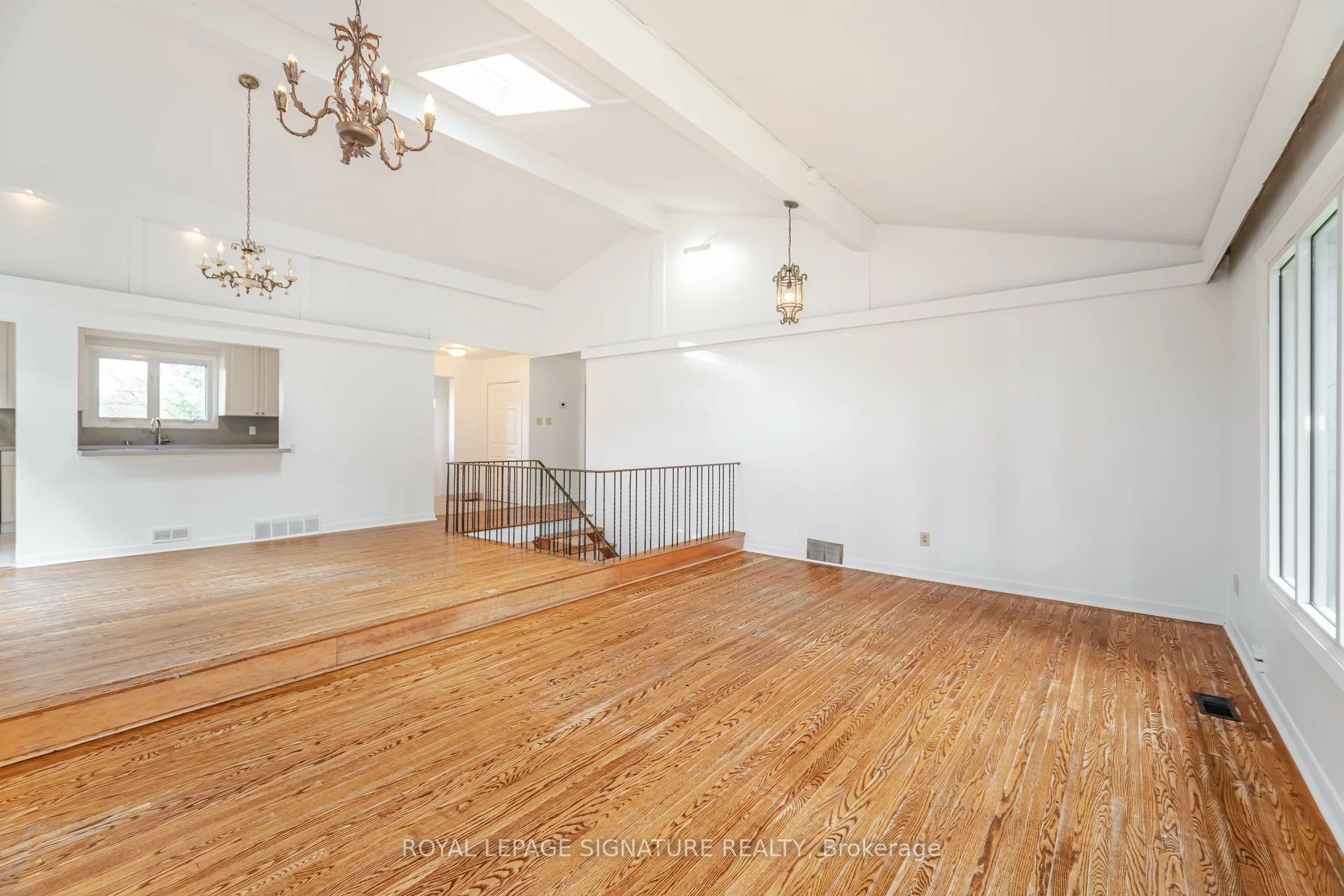 2557 Mindemoya Road