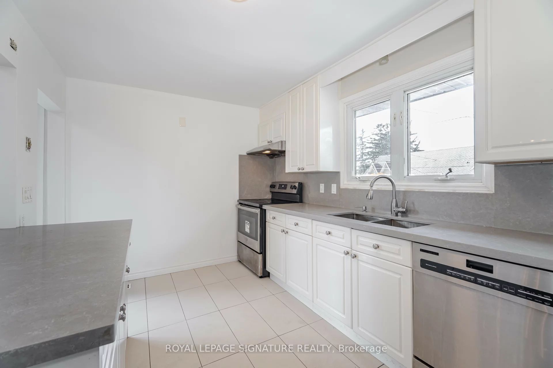 2557 Mindemoya Road