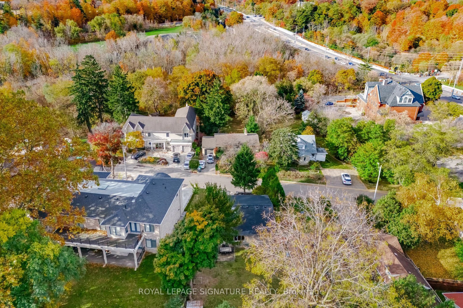 2557 Mindemoya Road
