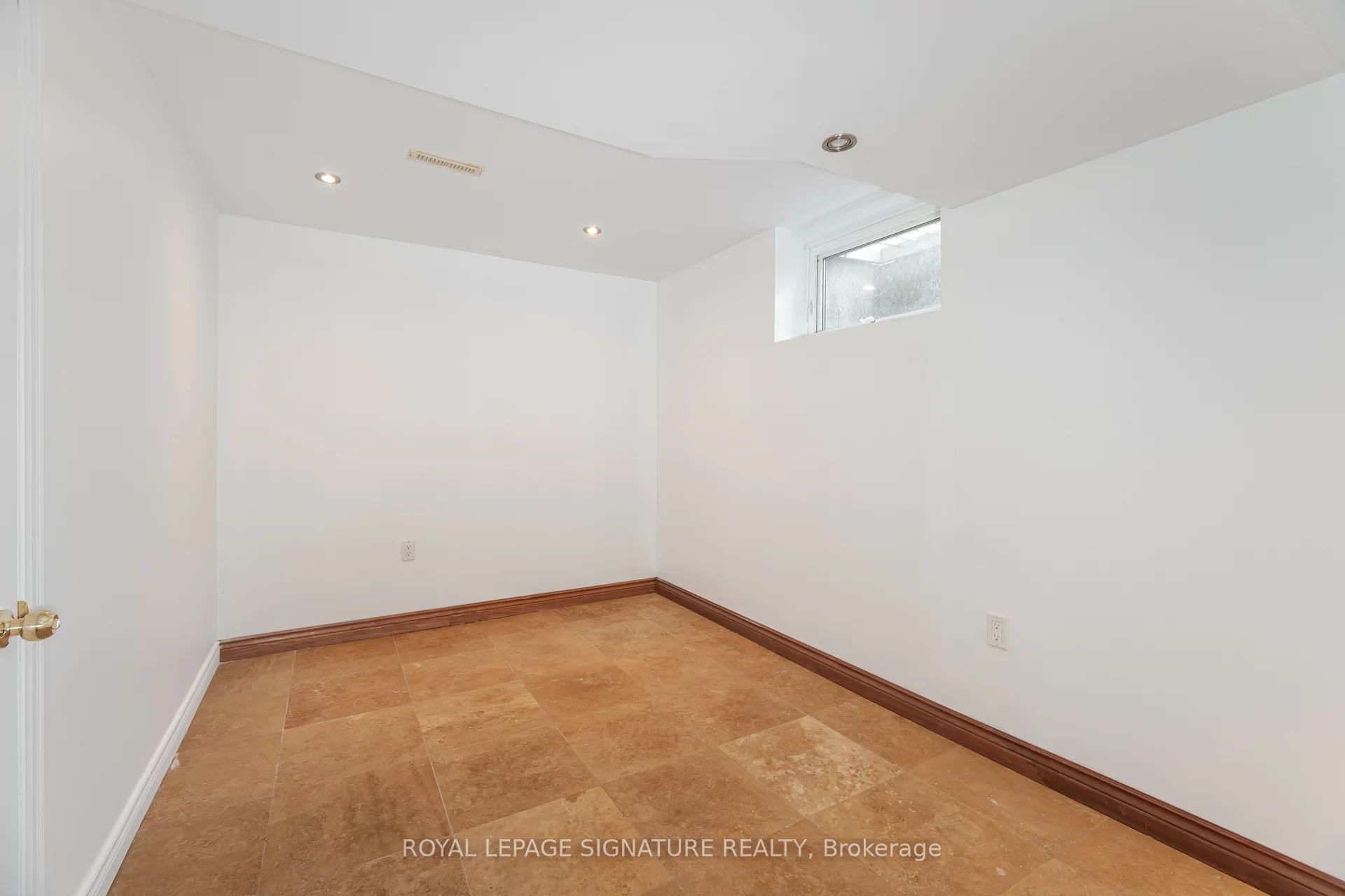 2557 Mindemoya Road
