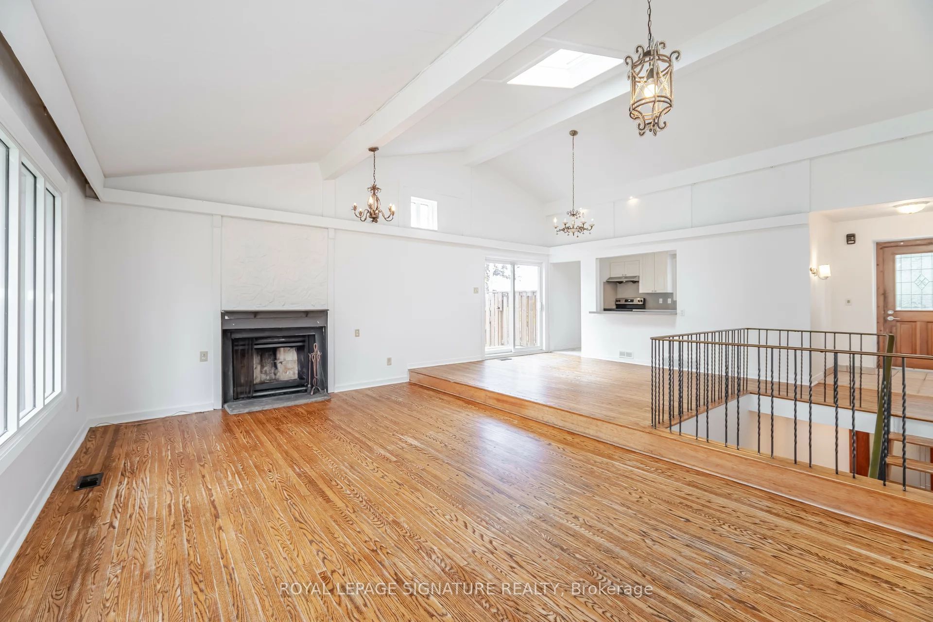 2557 Mindemoya Road