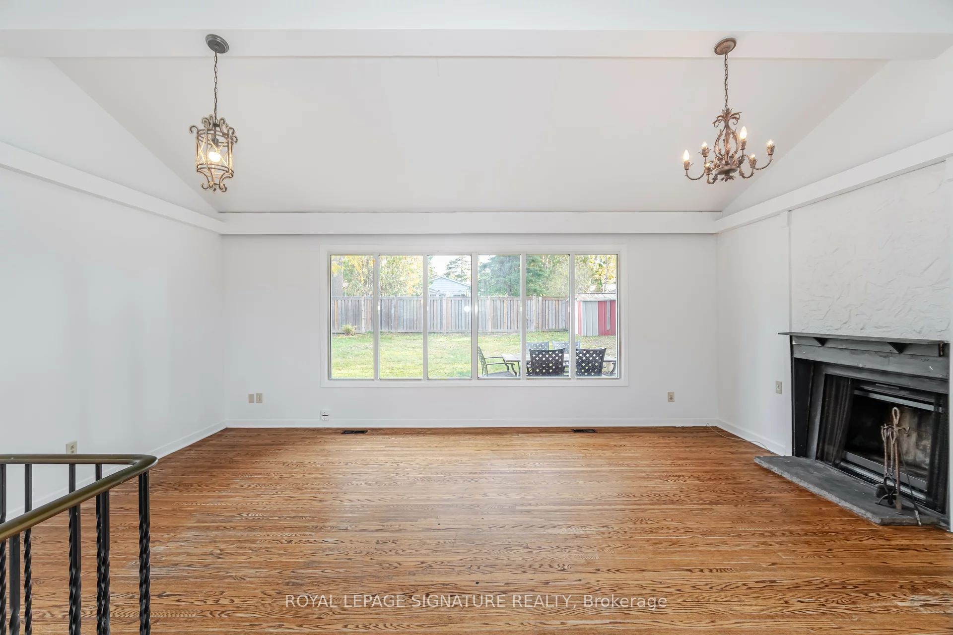 2557 Mindemoya Road