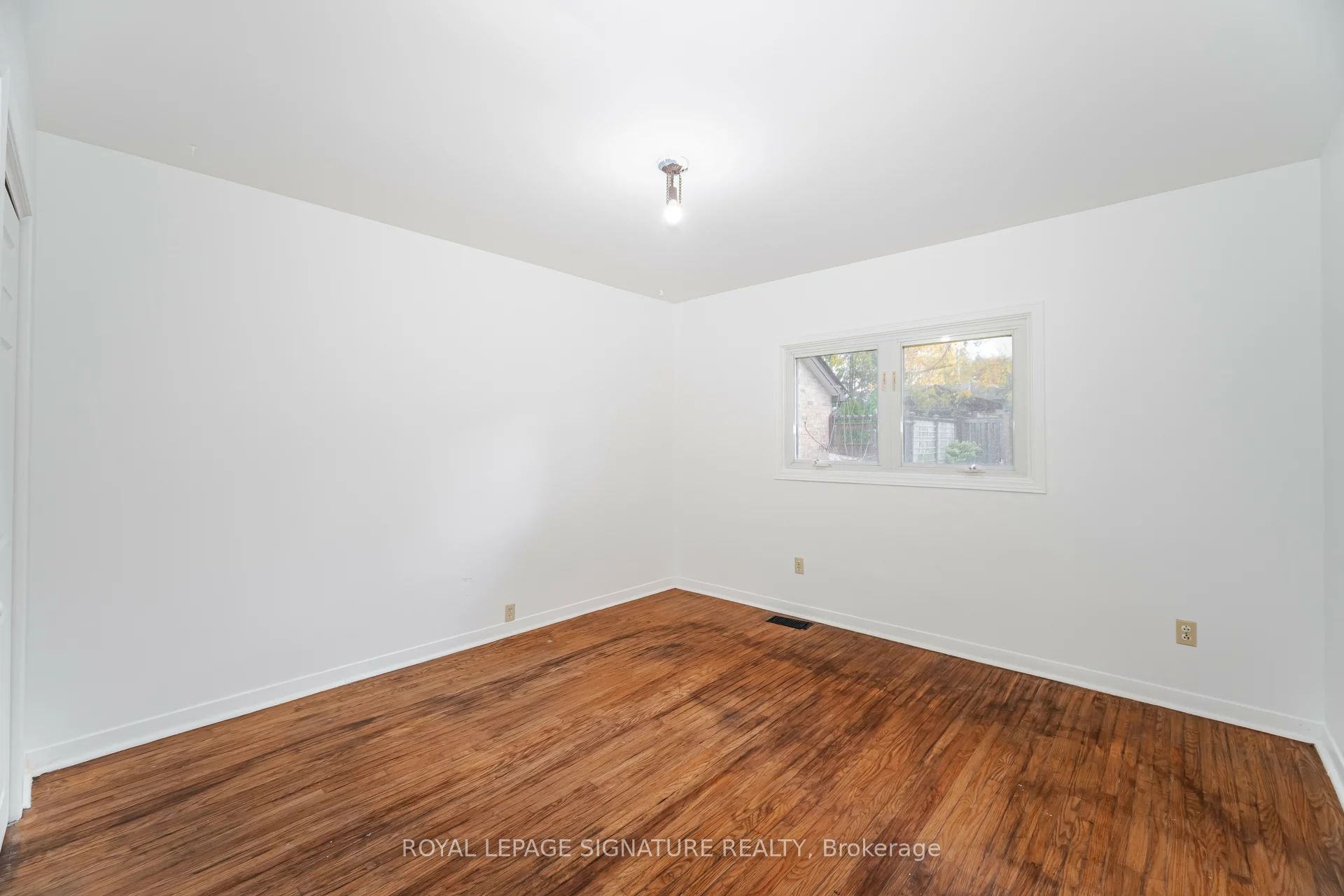 2557 Mindemoya Road
