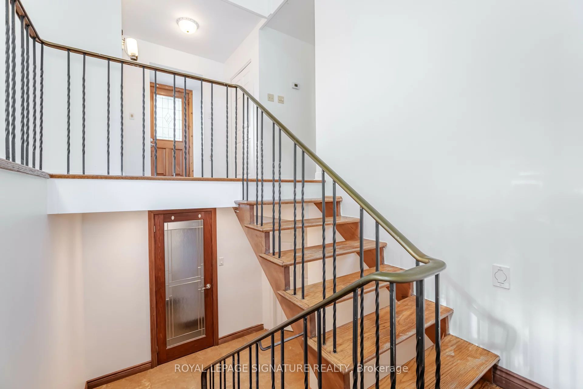 2557 Mindemoya Road