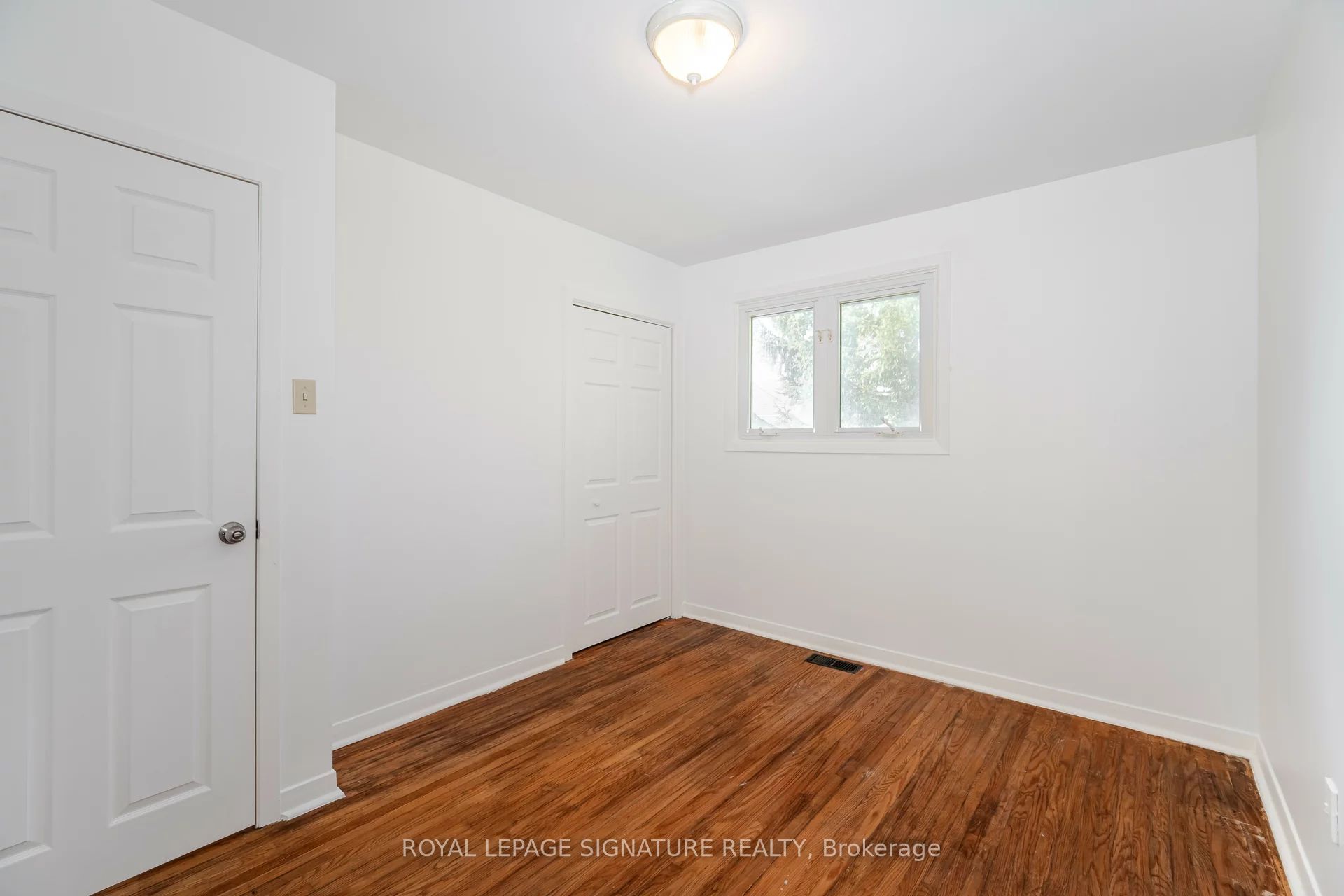 2557 Mindemoya Road