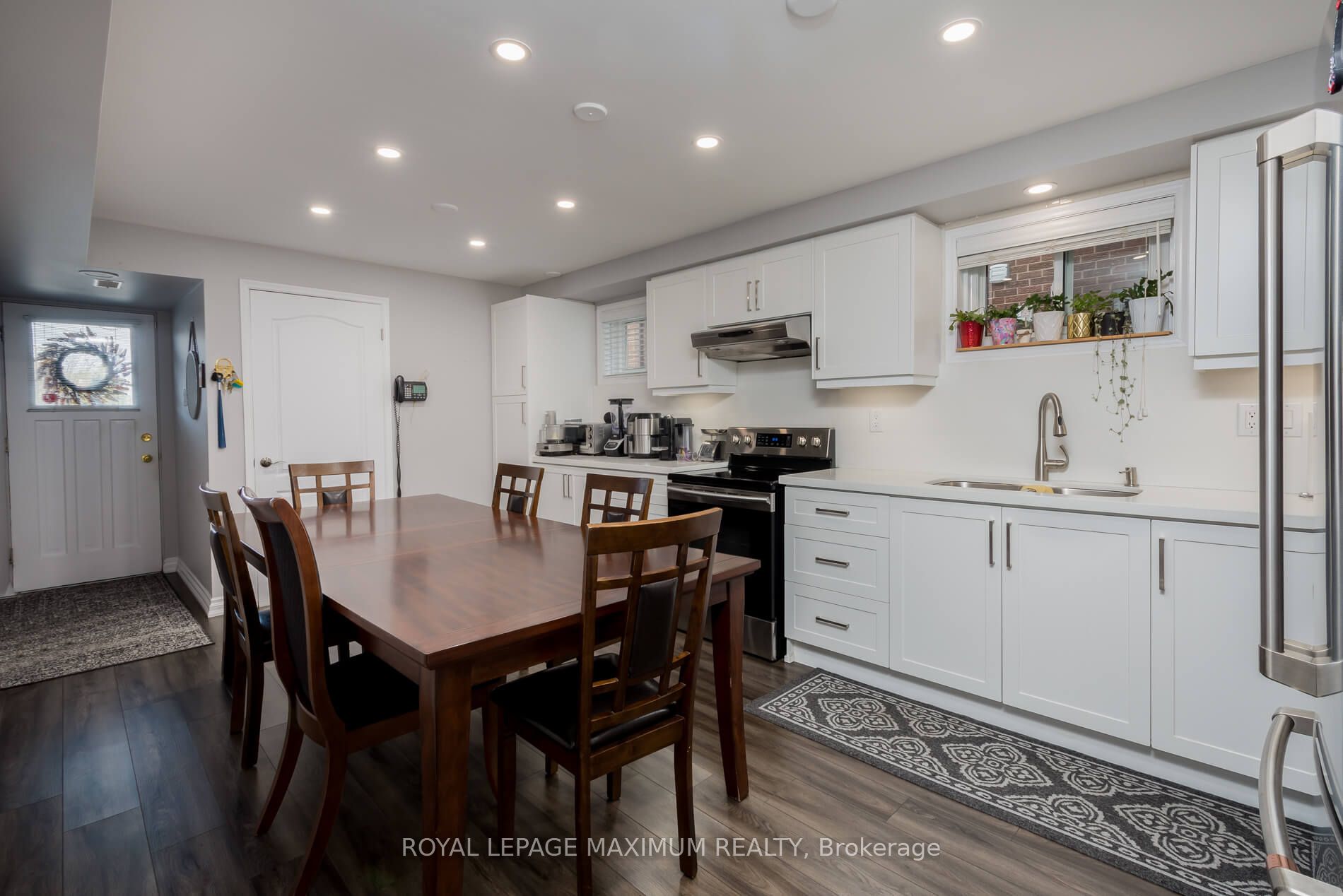 44 Flagstick Court
