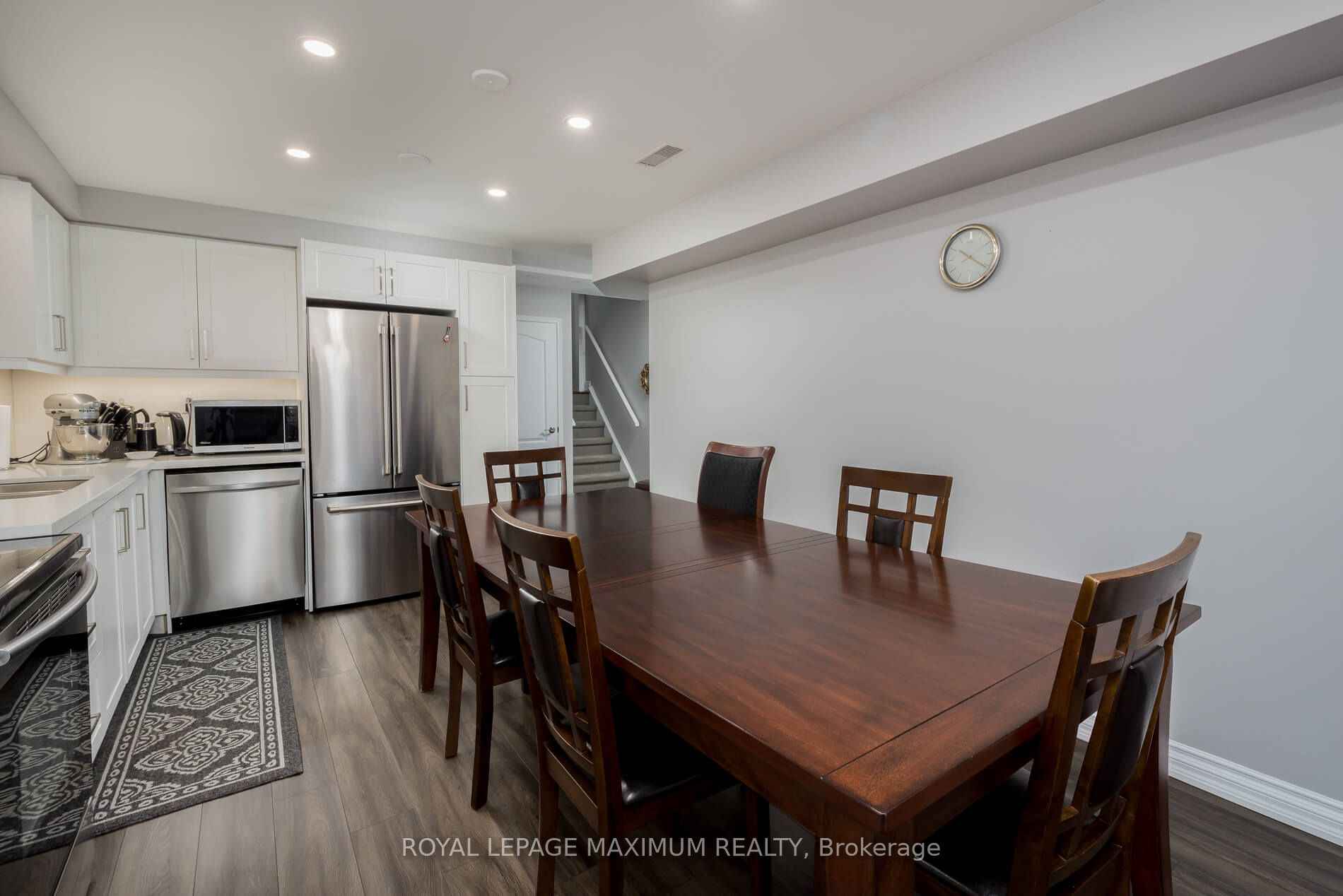 44 Flagstick Court