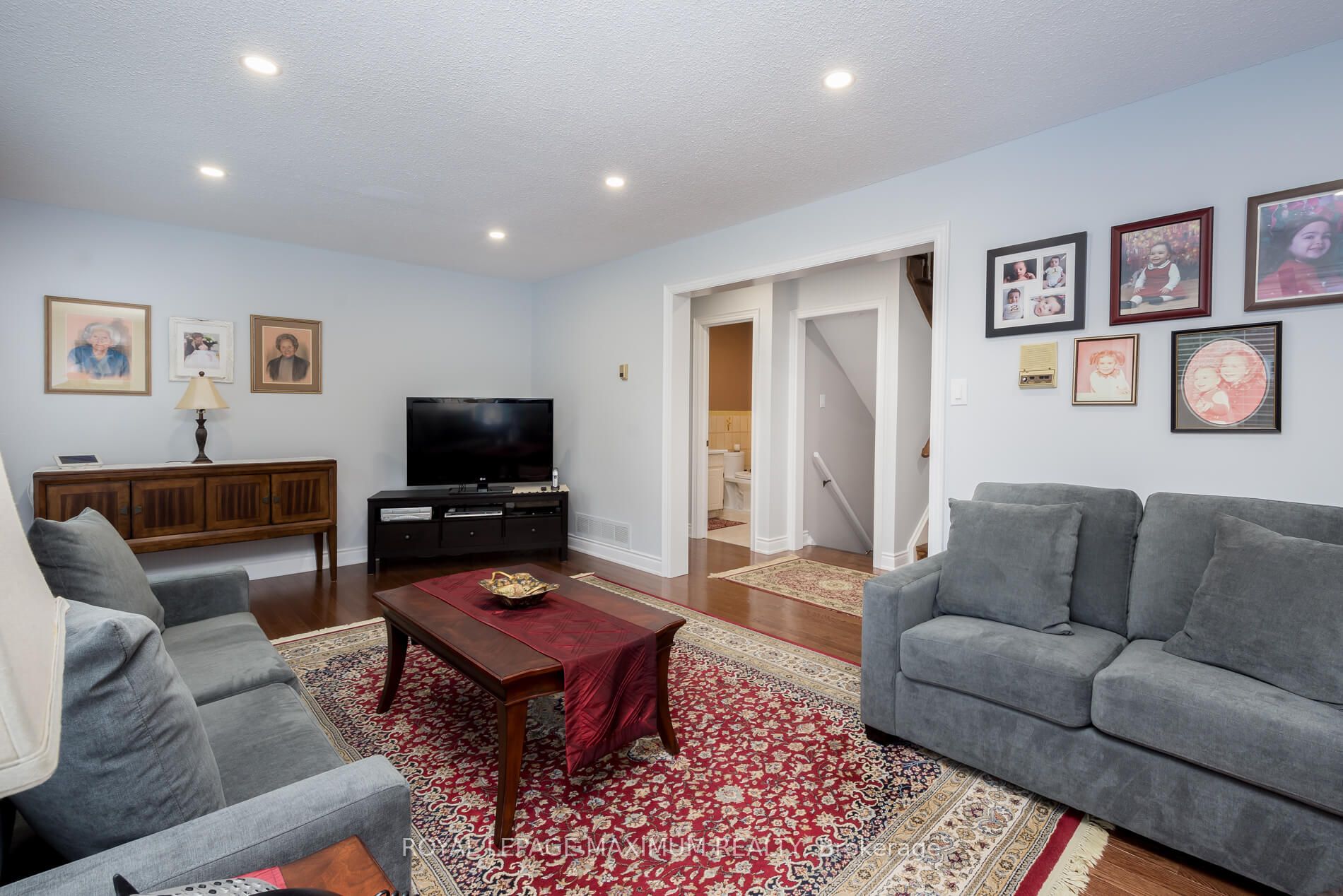 44 Flagstick Court
