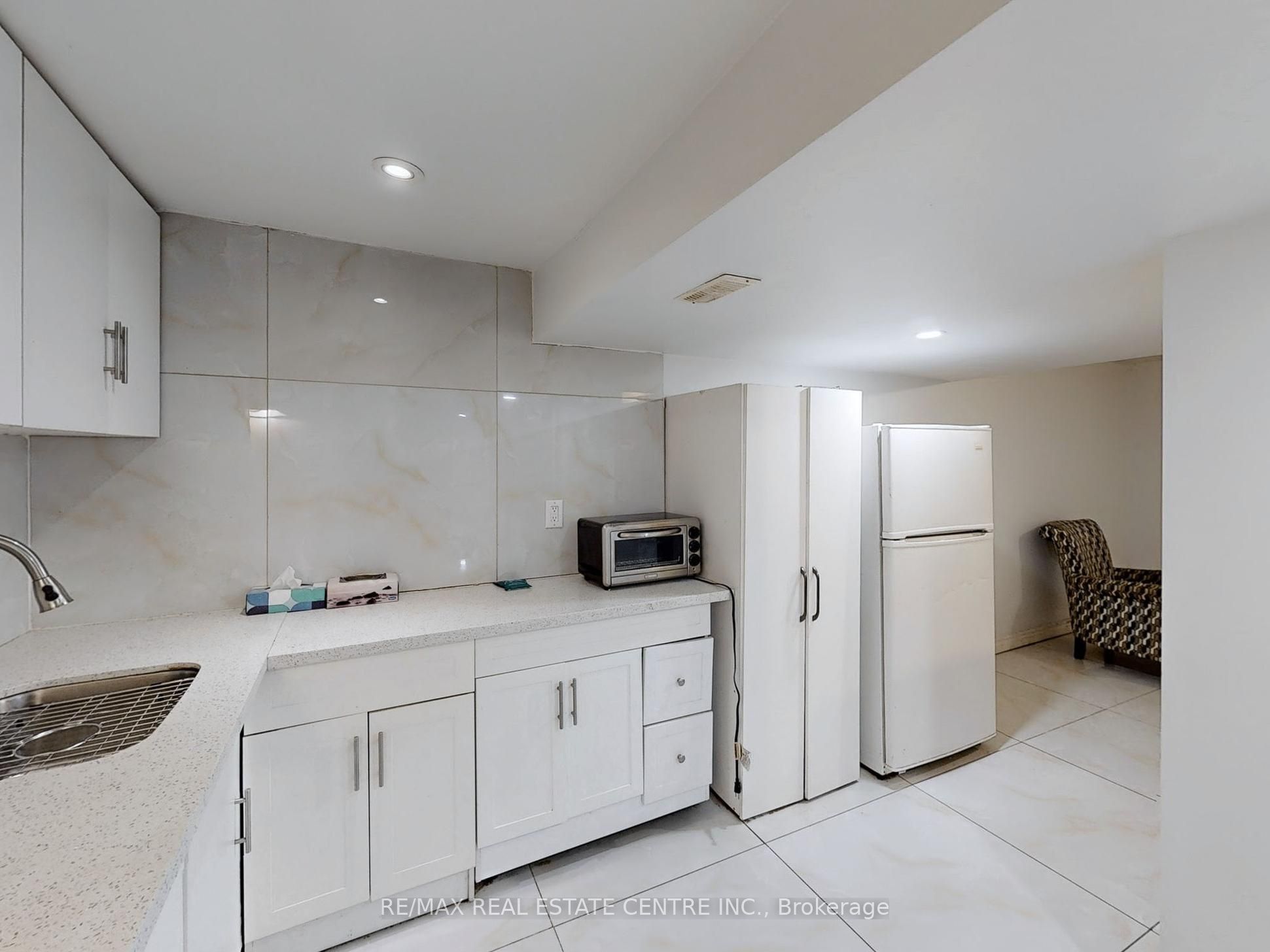 2211 Camilla Road