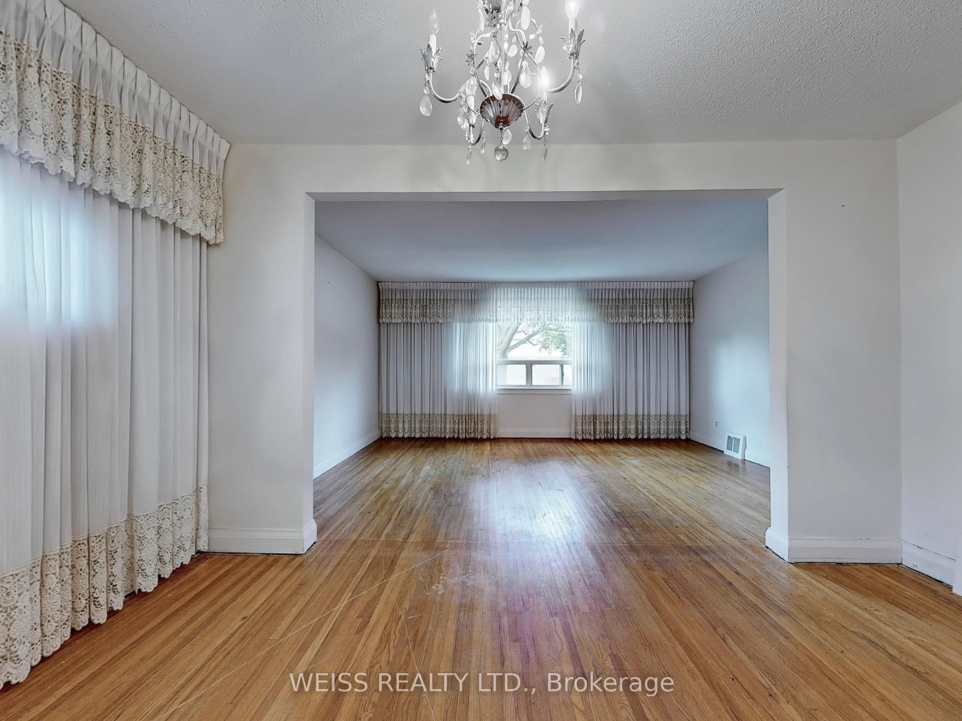 39 Savona Drive