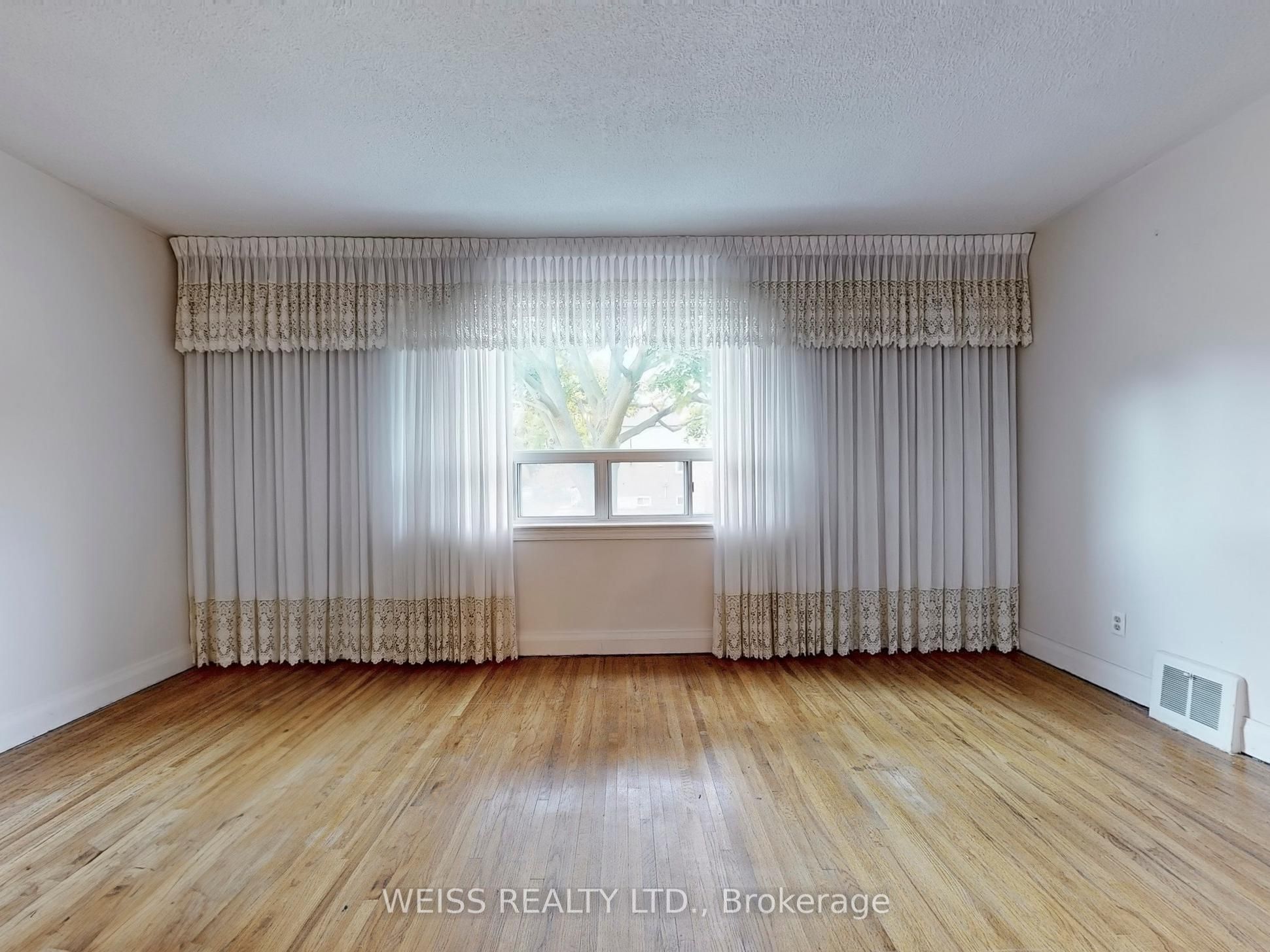 39 Savona Drive