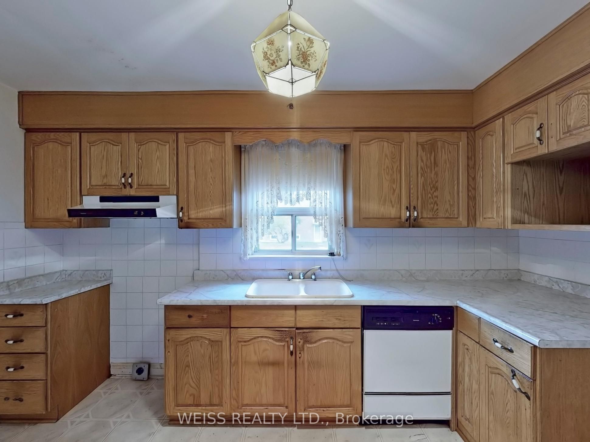 39 Savona Drive