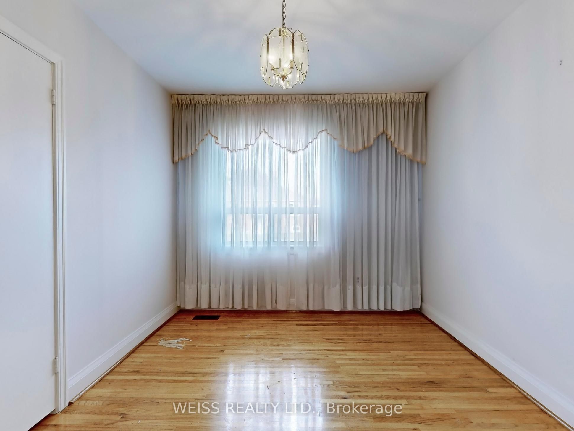 39 Savona Drive
