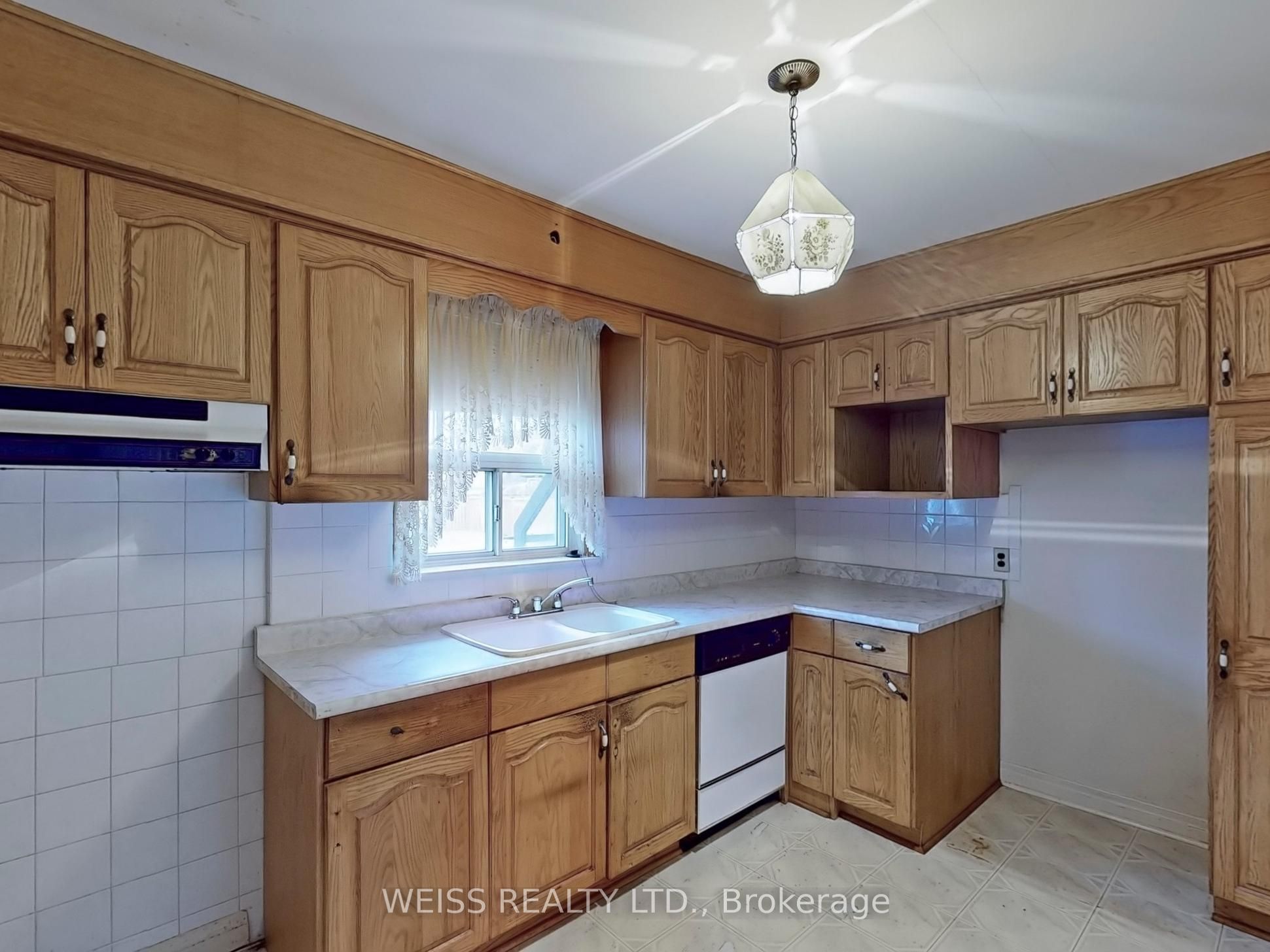 39 Savona Drive