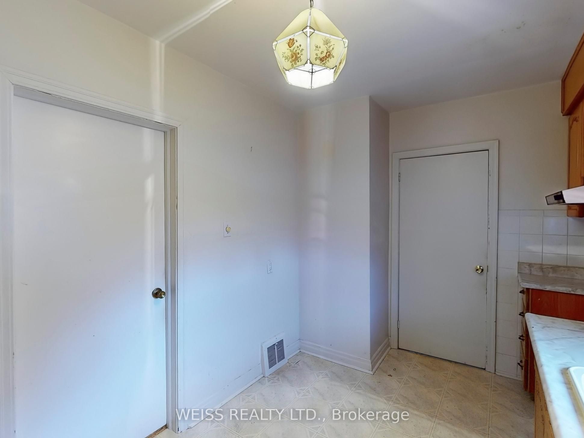 39 Savona Drive