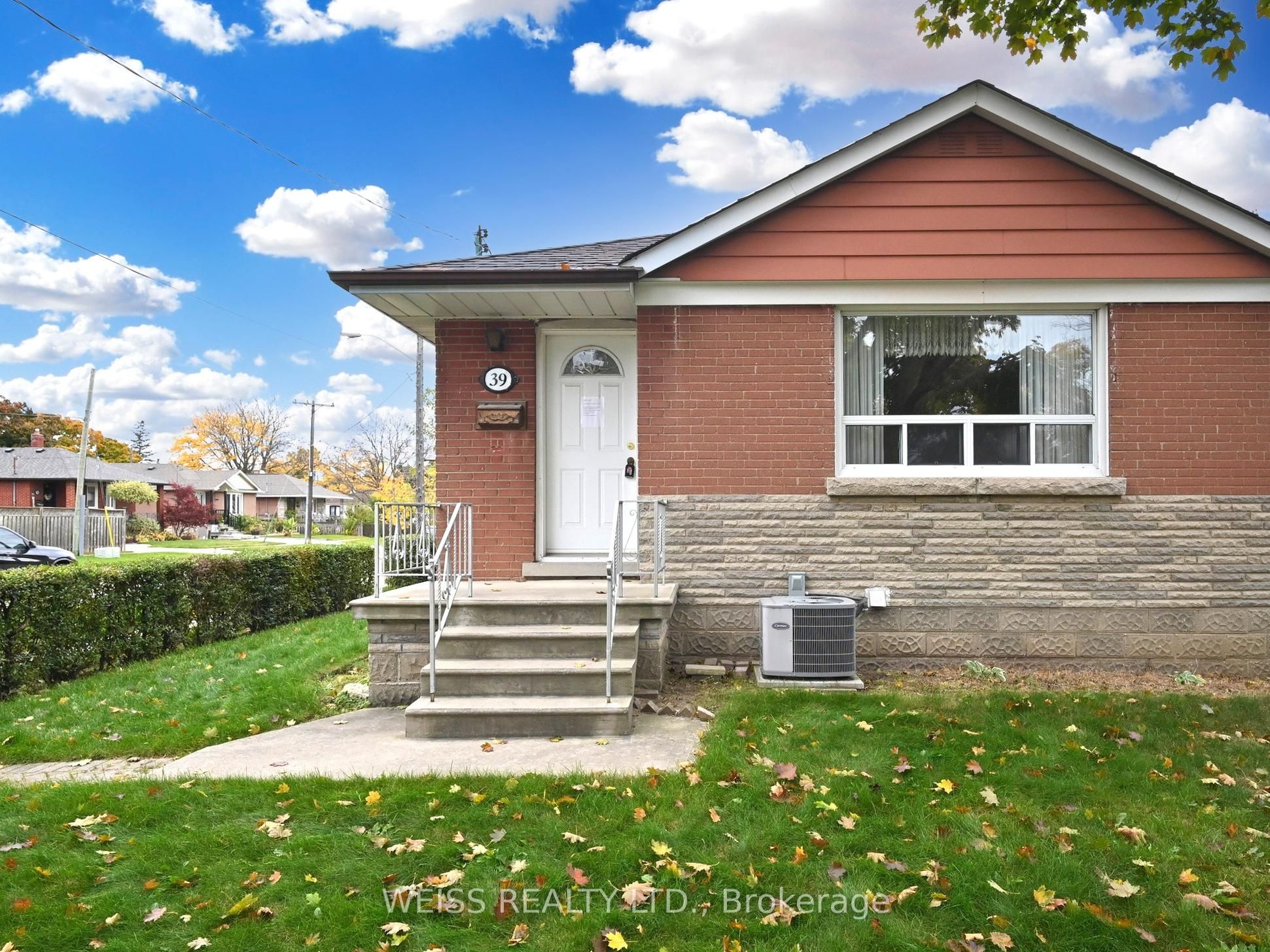 39 Savona Drive