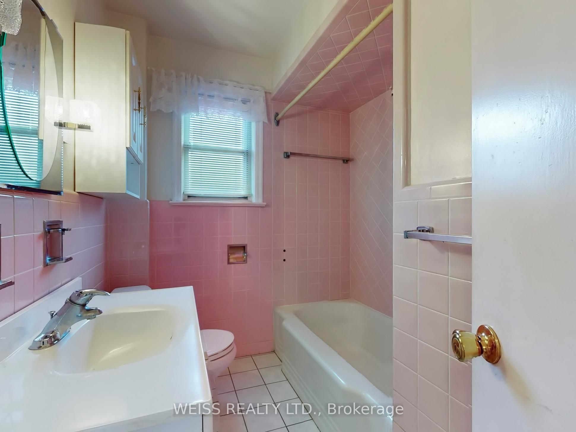 39 Savona Drive