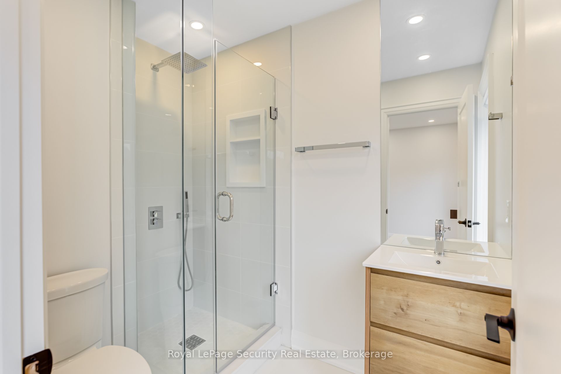 706 Gladstone Avenue, #Lane