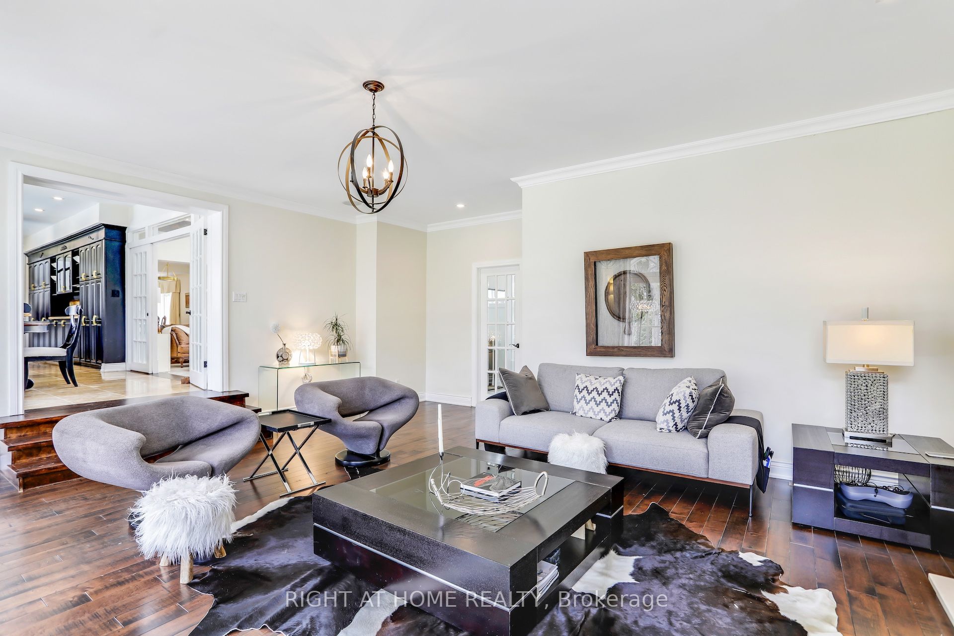 471 Country Club Crescent