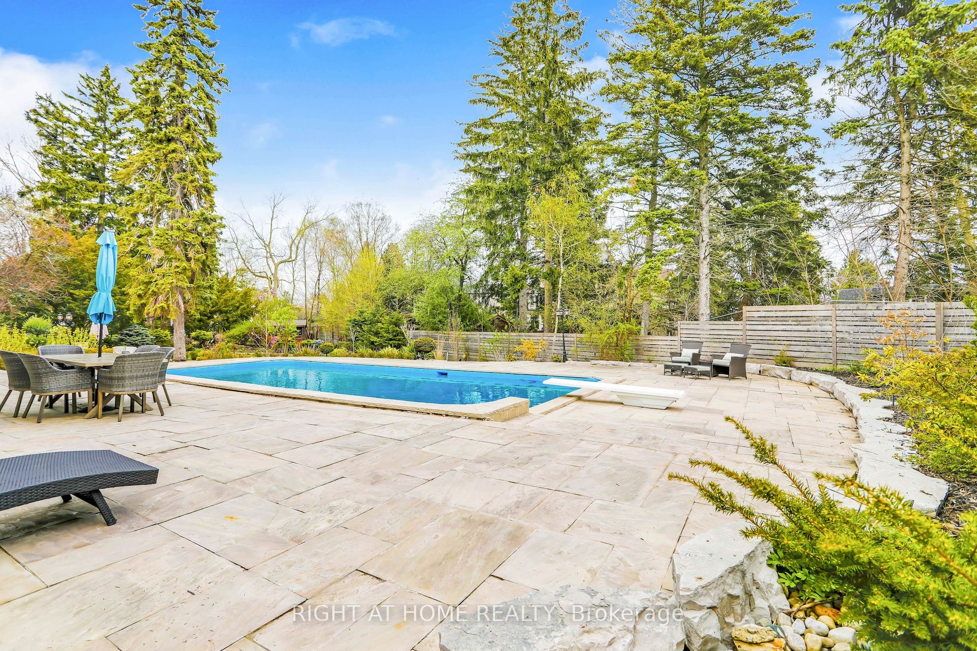 471 Country Club Crescent