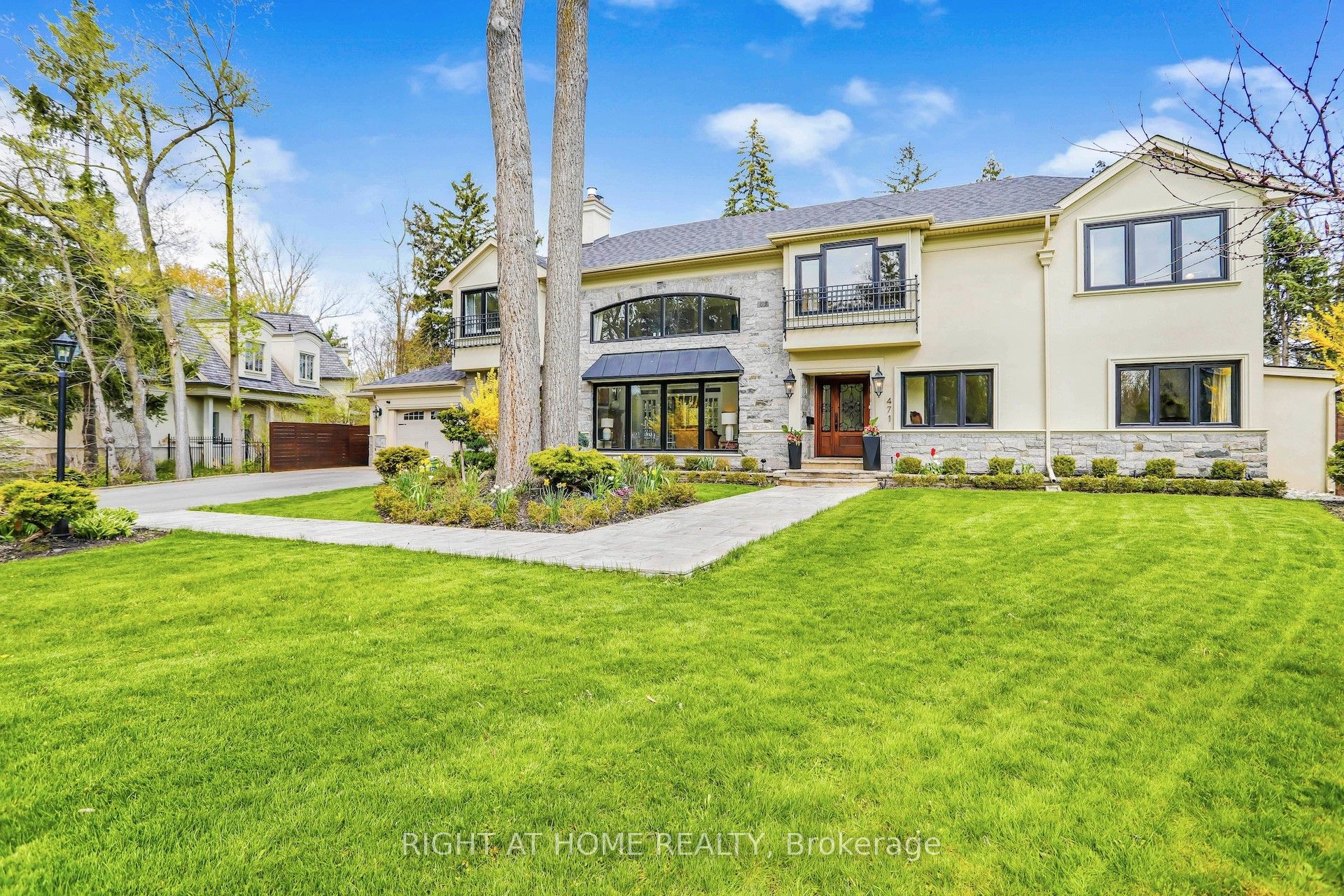 471 Country Club Crescent