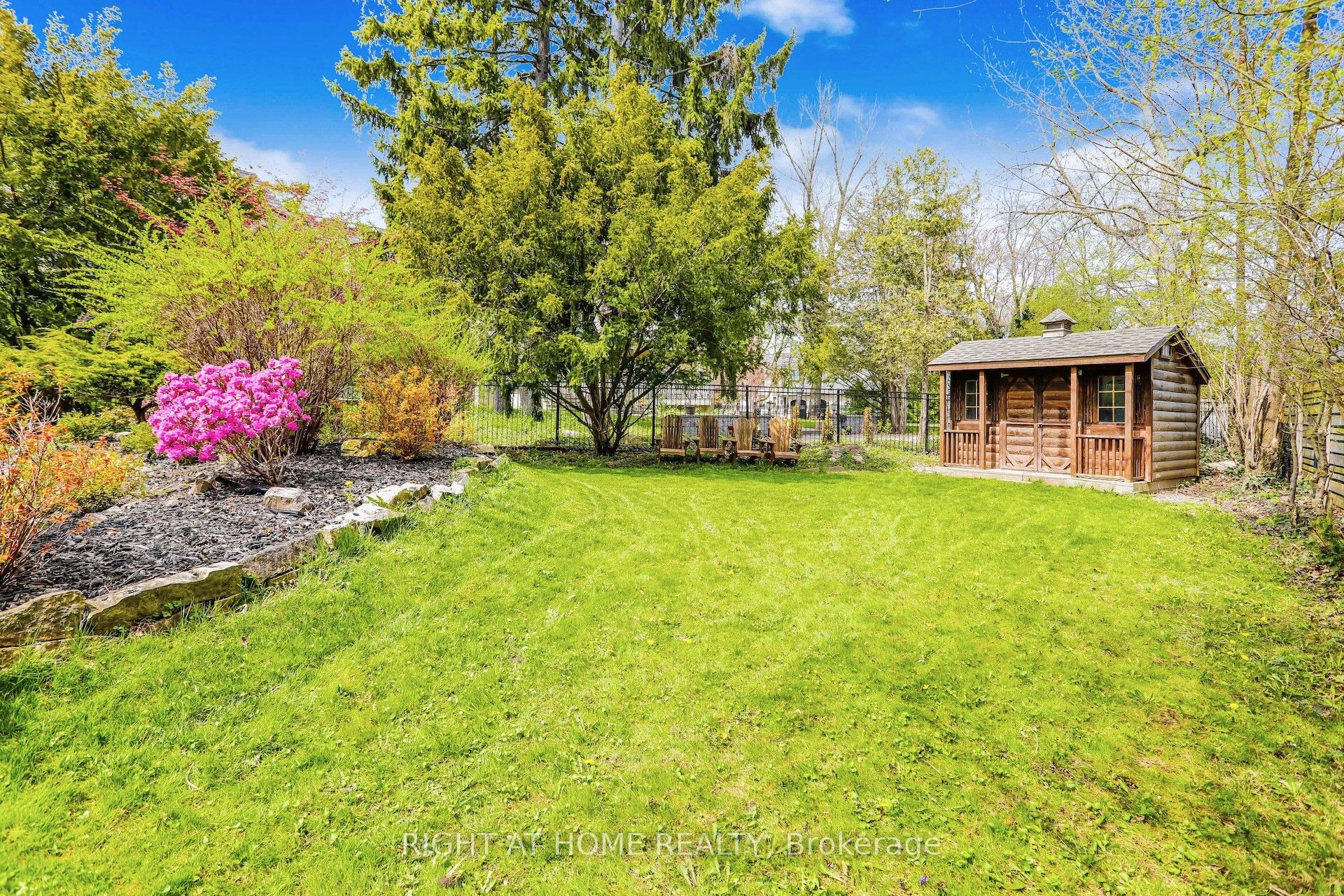 471 Country Club Crescent